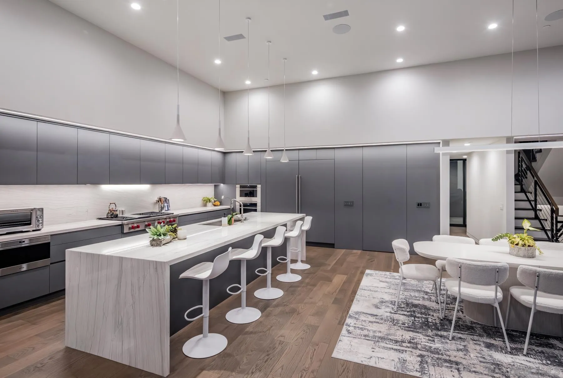 https://cdn.realtyfeed.com/cdn/127/260015108/95fa19d16f9f6de14be559d2e07f2c86.webp