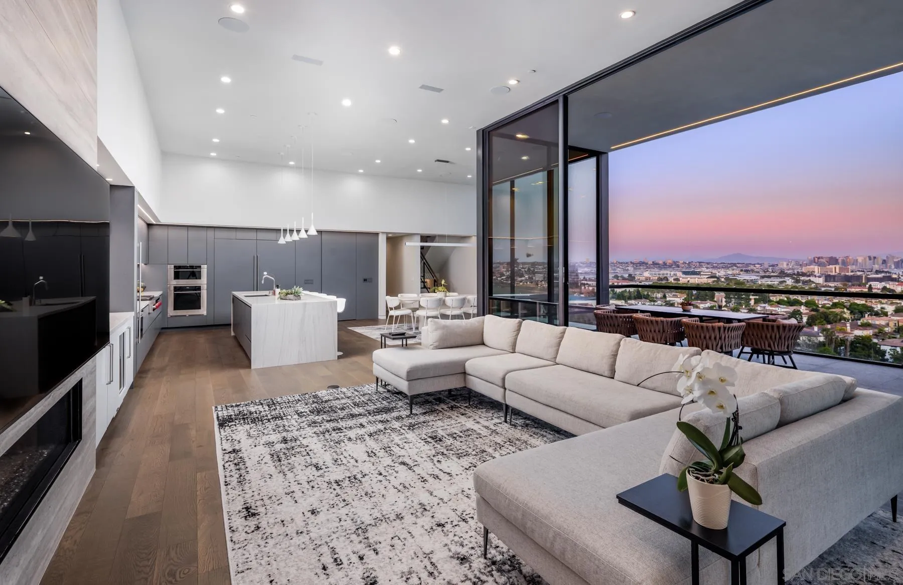 https://cdn.realtyfeed.com/cdn/127/260015108/d70d3e5418c21121d6dacf7c47b35dd4.webp