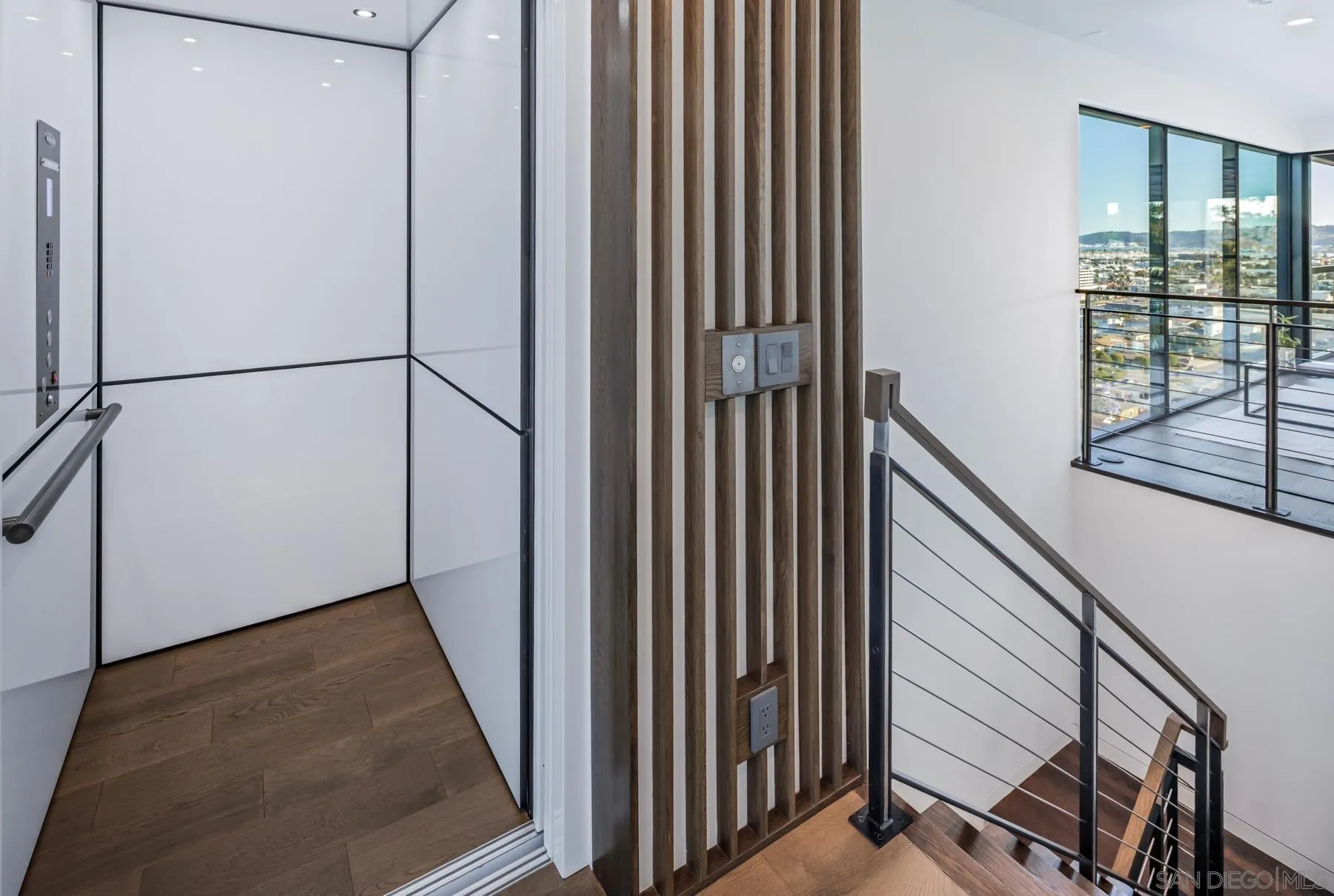 https://cdn.realtyfeed.com/cdn/127/260015108/e6bcdac35ed056b500b1b1e88dc12b7d.webp