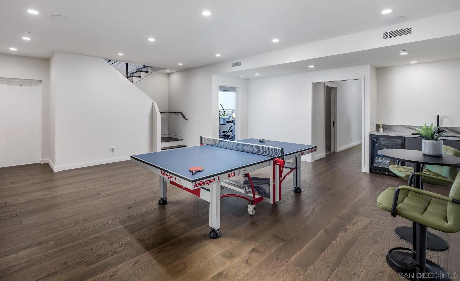 https://cdn.realtyfeed.com/cdn/127/260015108/f8e416a6c19507a7928a3370b58a2f00.webp