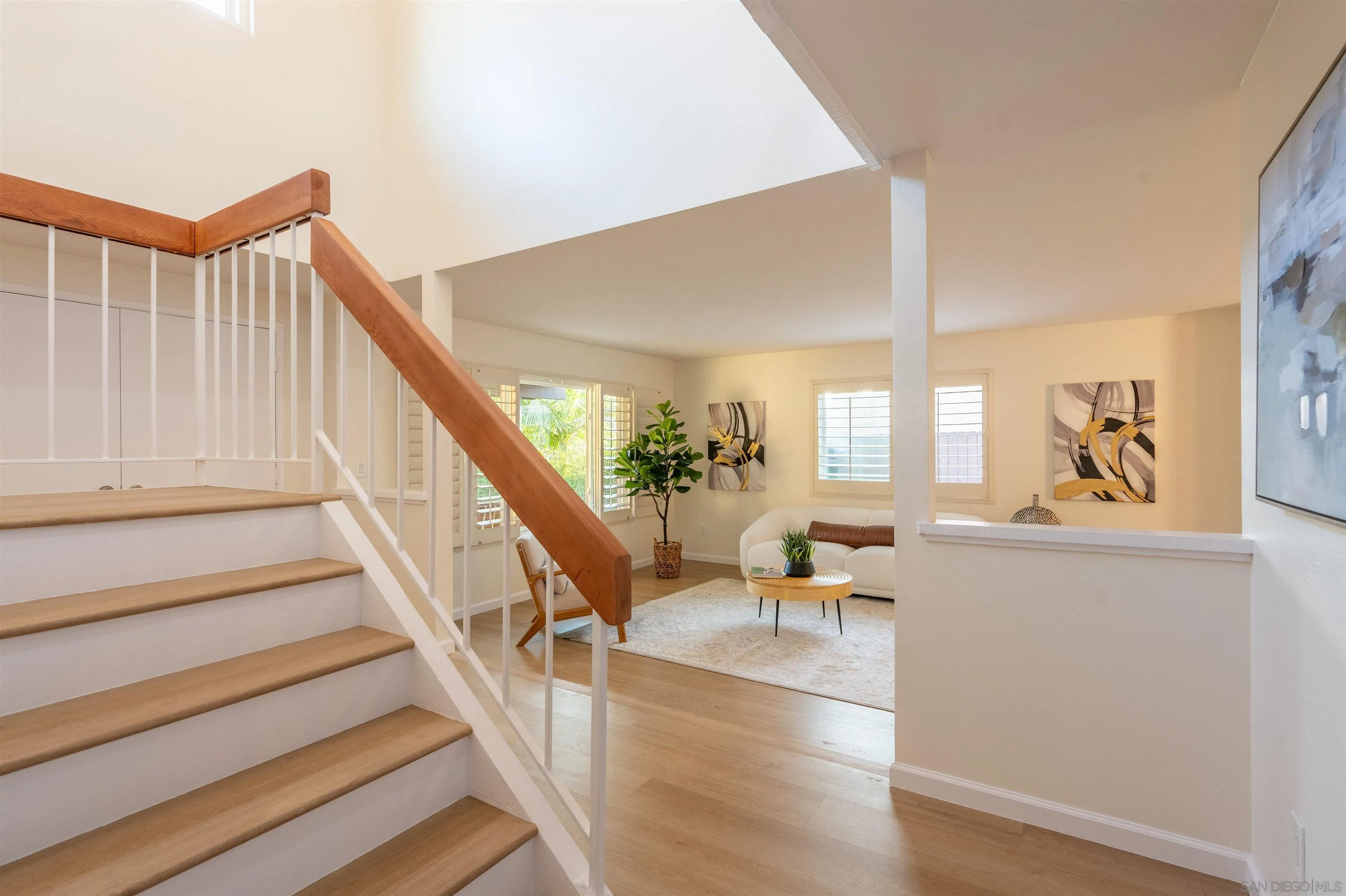 https://cdn.realtyfeed.com/cdn/127/260015109/2b57182850e4413514aae9703549307c.webp