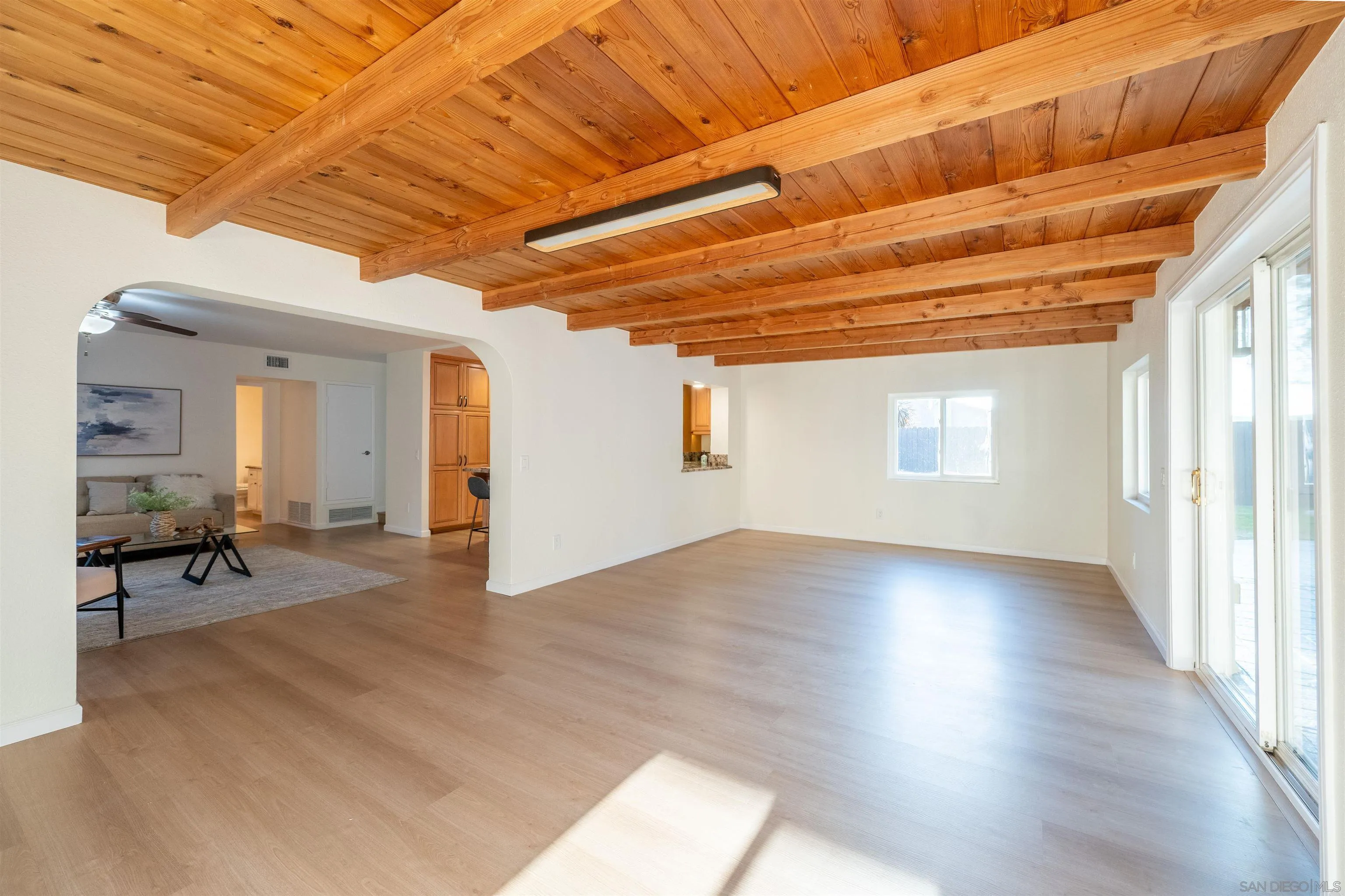https://cdn.realtyfeed.com/cdn/127/260015109/308f7dbee55980491c92611e0f688e7b.webp