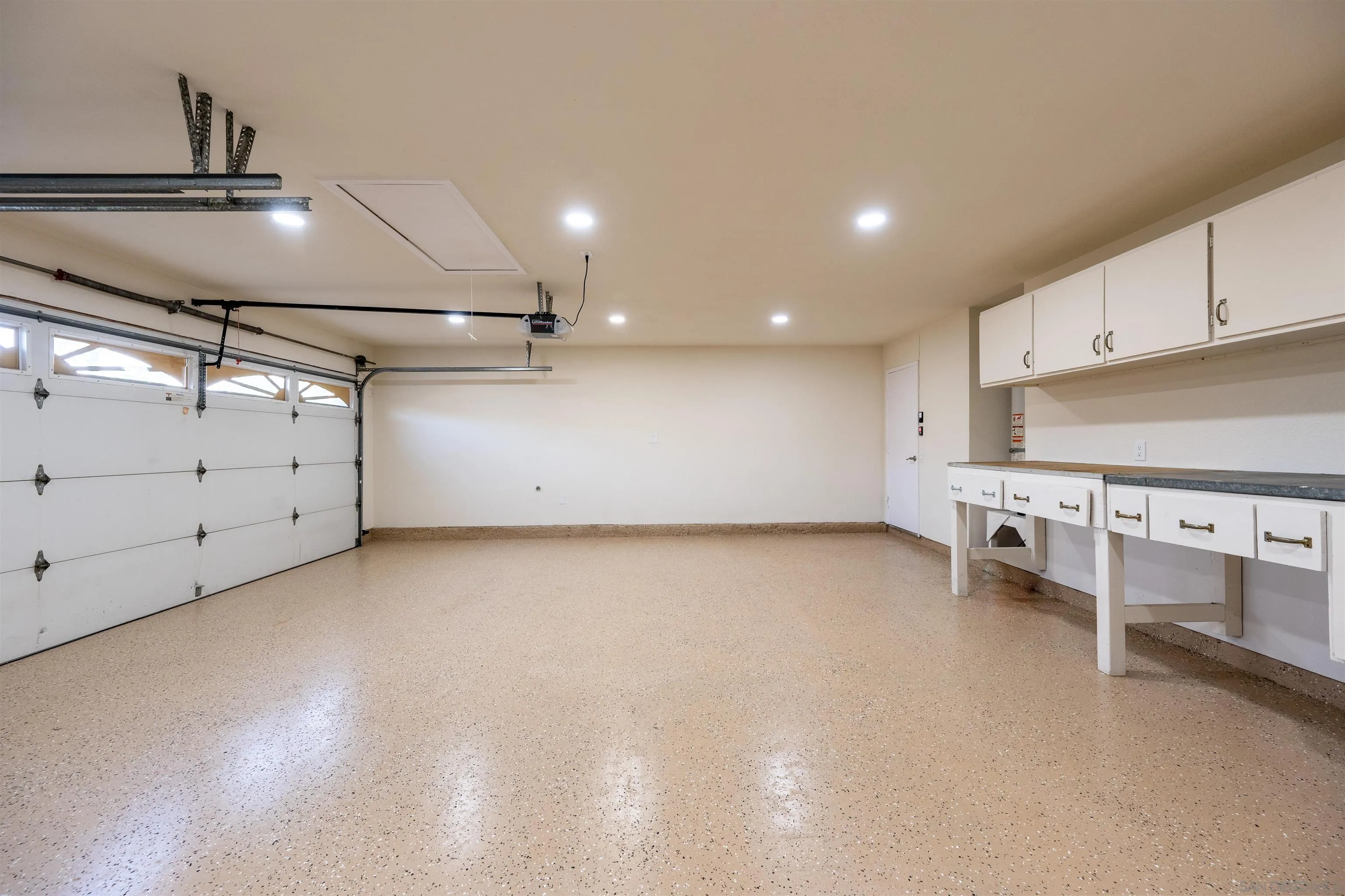 https://cdn.realtyfeed.com/cdn/127/260015109/3f75e8d6d569dbbe7d9d7526c282a7bb.webp