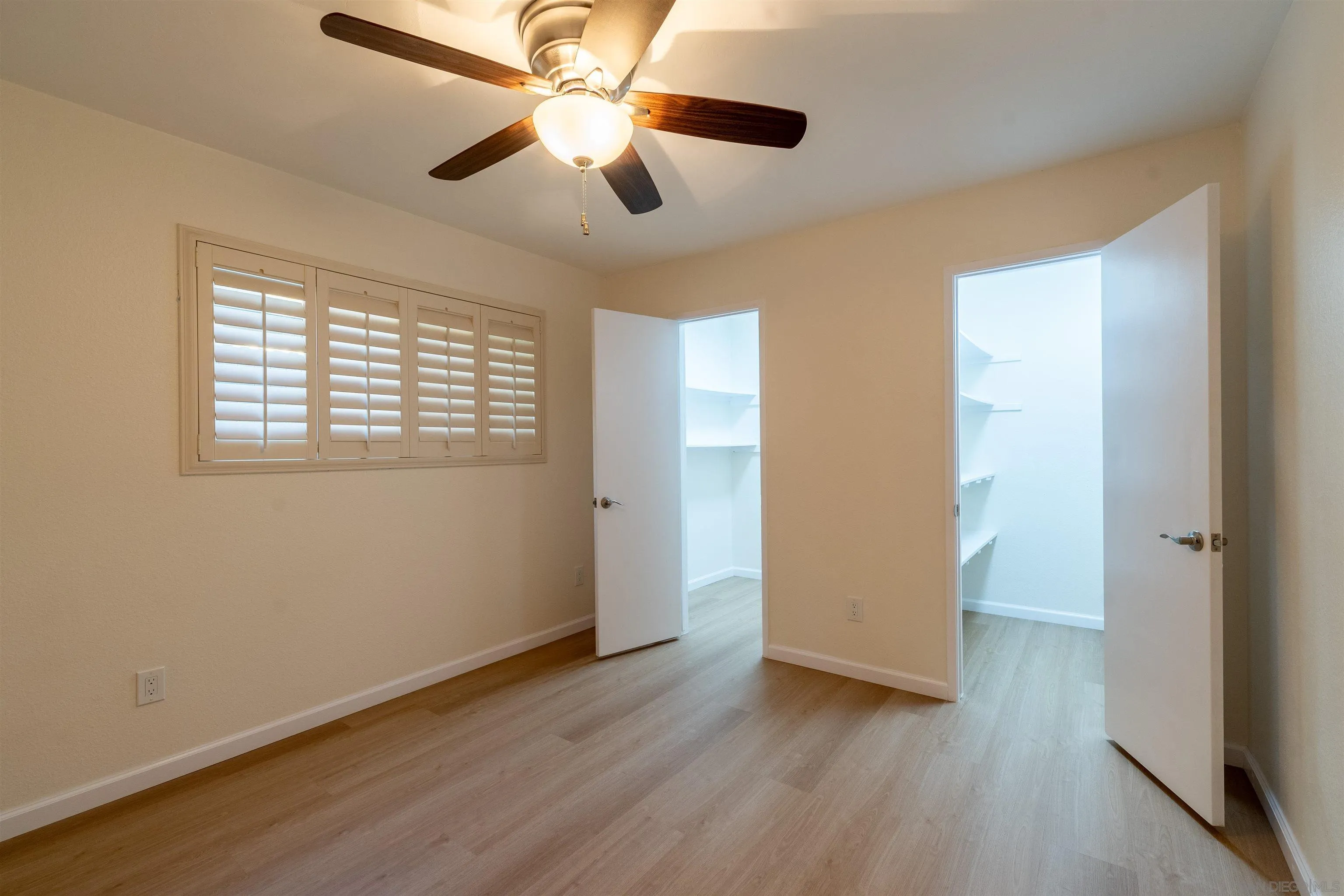 https://cdn.realtyfeed.com/cdn/127/260015109/424a5d5a8ae853eb788699863dc4bdad.webp