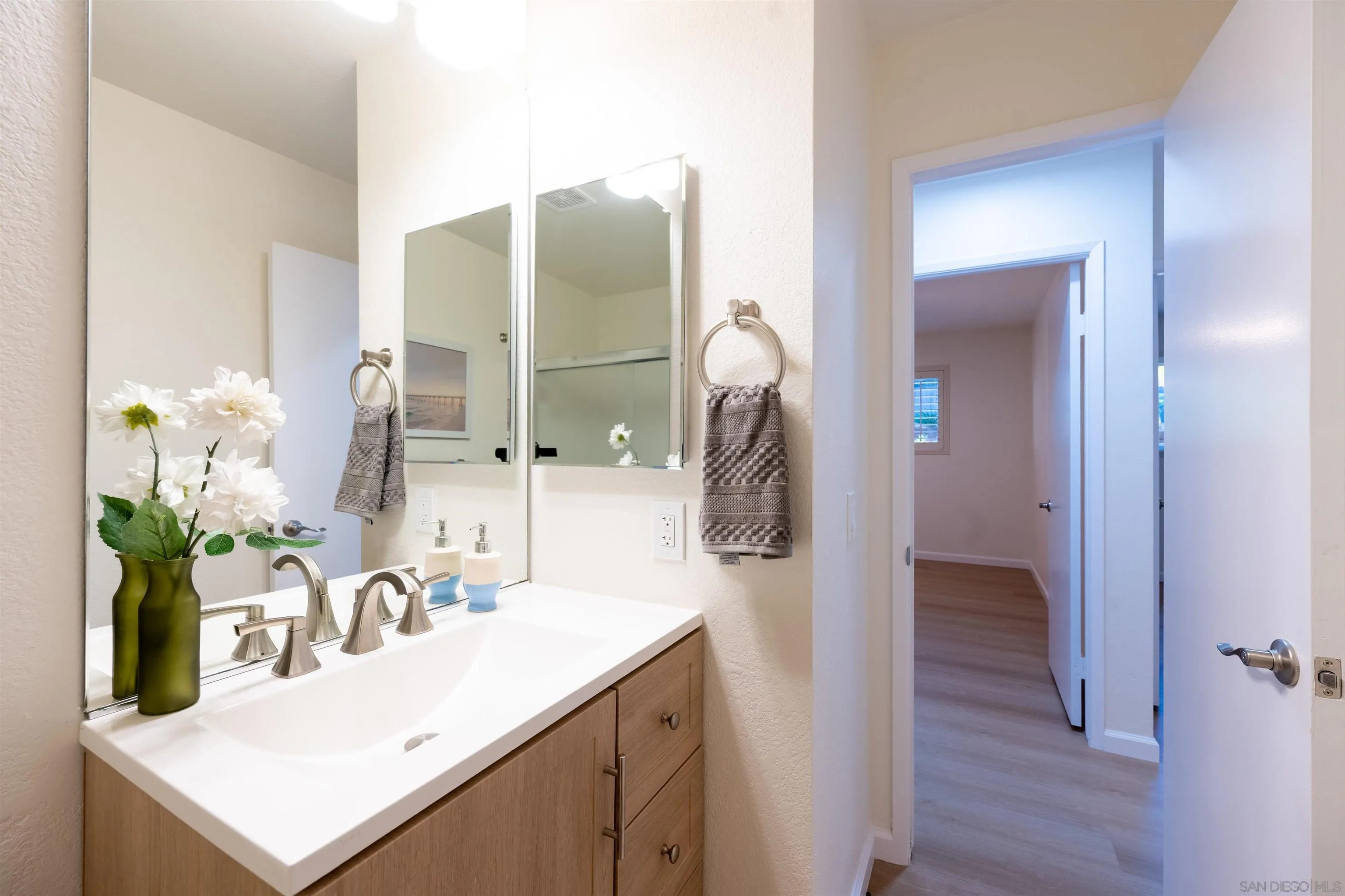 https://cdn.realtyfeed.com/cdn/127/260015109/4a1ff6c682fb2cb93893accebed02ab7.webp