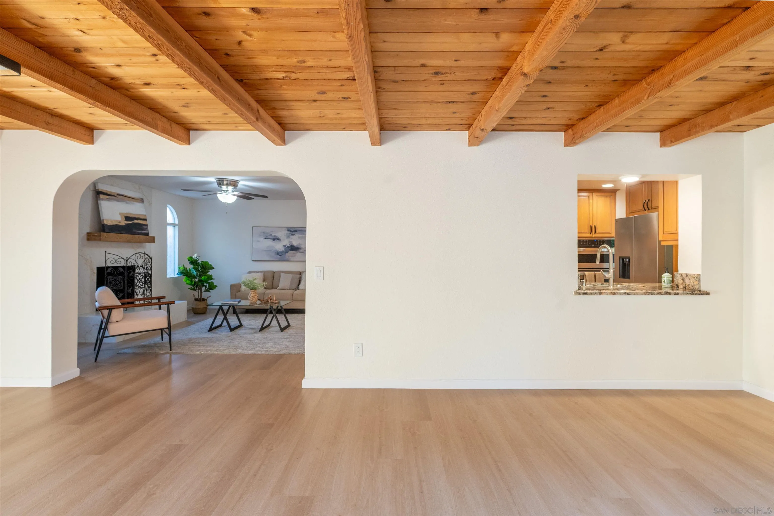 https://cdn.realtyfeed.com/cdn/127/260015109/651916b856d993d29d6c007d16f10182.webp