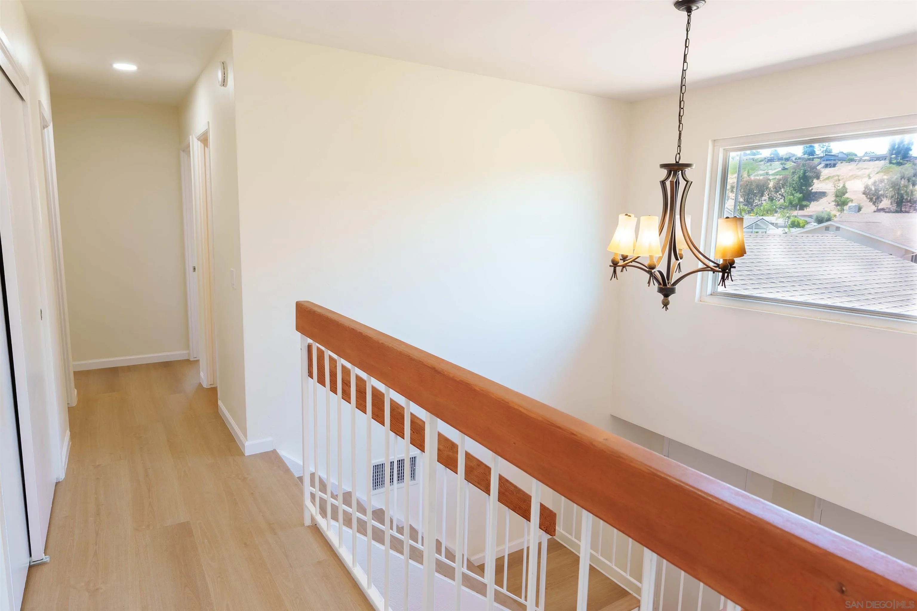 https://cdn.realtyfeed.com/cdn/127/260015109/6edb51ae21546a44da94963c34d1dc17.webp