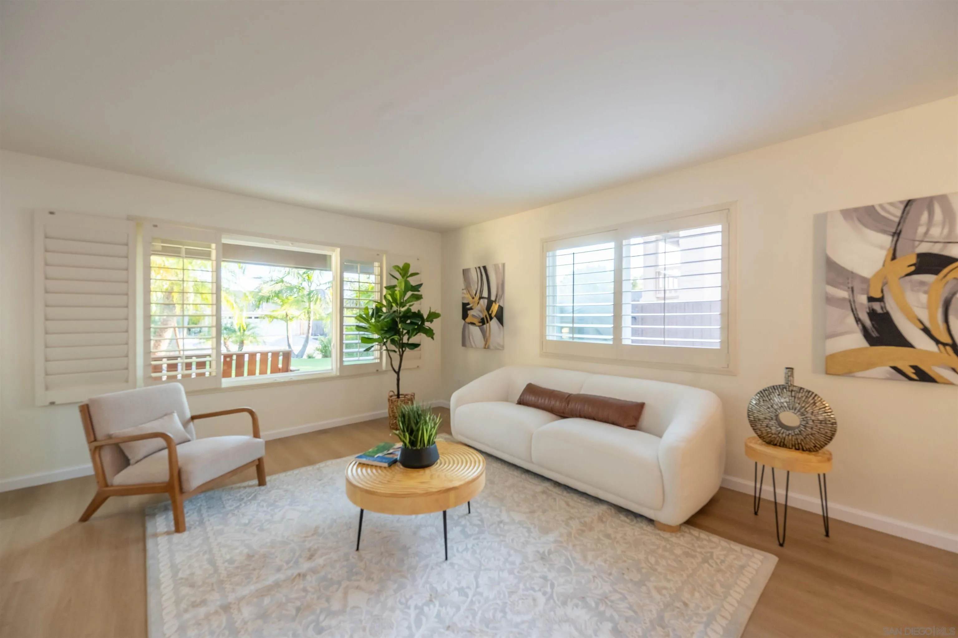 https://cdn.realtyfeed.com/cdn/127/260015109/7f4759f791c21f84b5315db3e055102b.webp