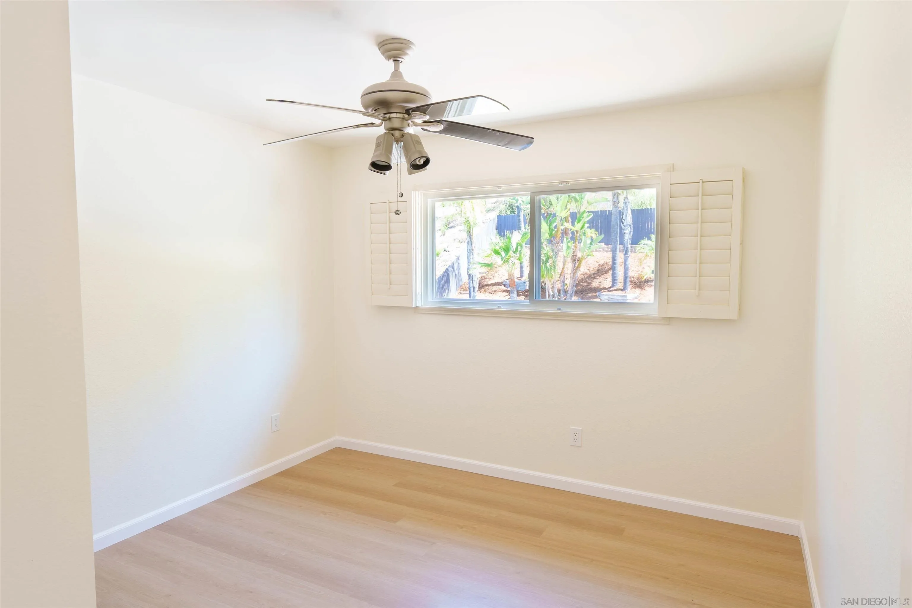 https://cdn.realtyfeed.com/cdn/127/260015109/84b349028c36ea2d7123fd1faf086f41.webp