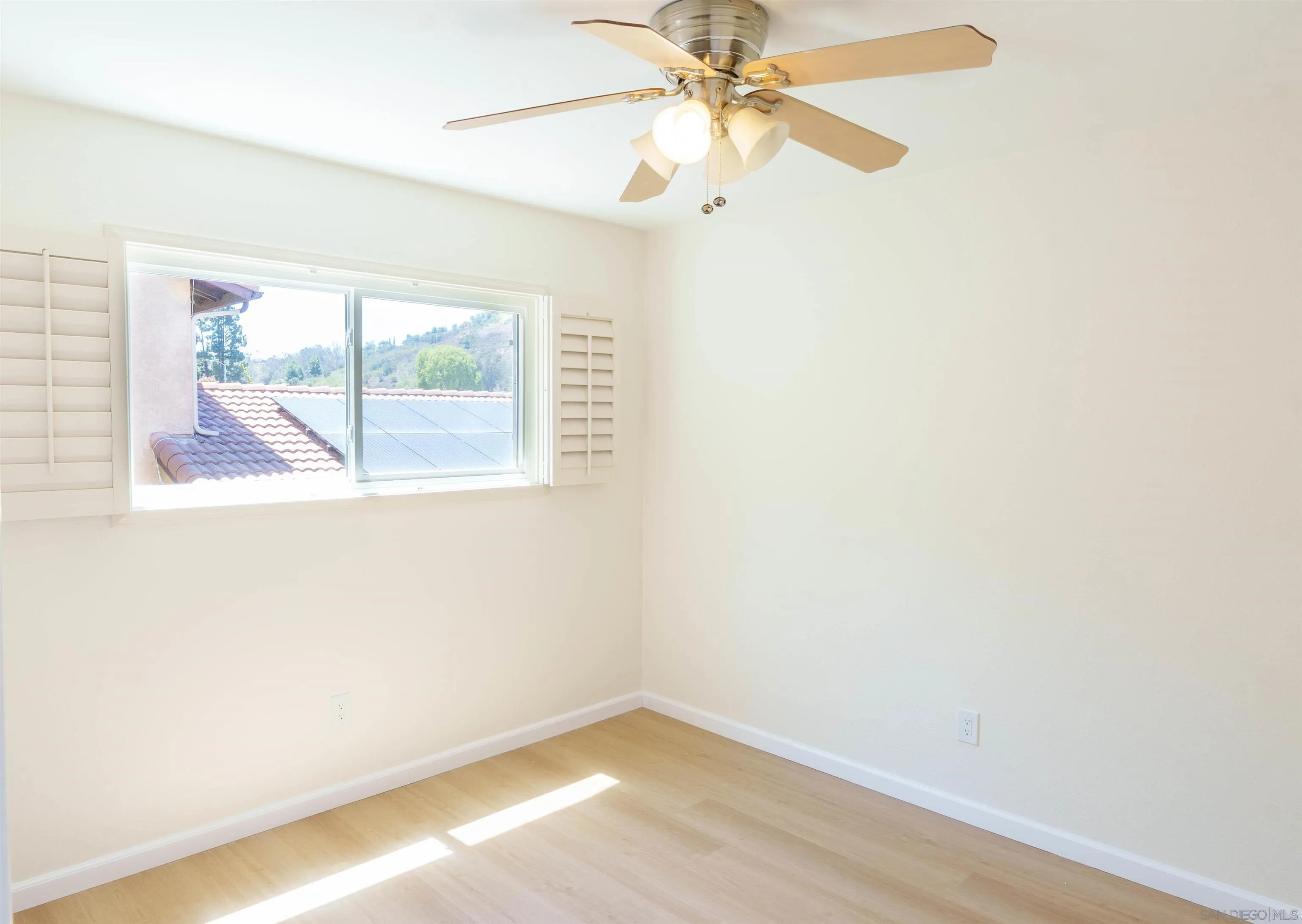 https://cdn.realtyfeed.com/cdn/127/260015109/8d4bd093b027b5517c65fdbdc20aa8af.webp