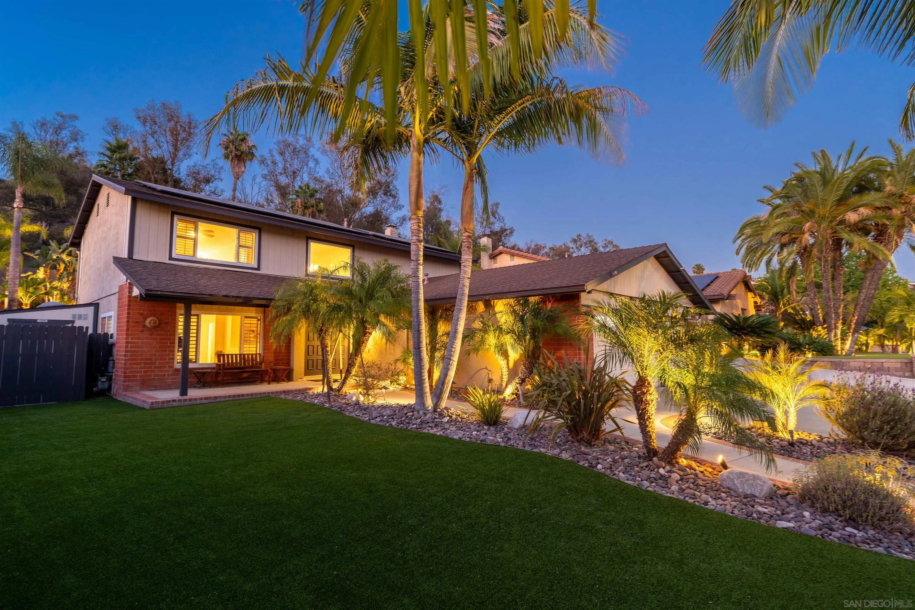 https://cdn.realtyfeed.com/cdn/127/260015109/981c650db1f228cc63d6d1d67b436451.webp