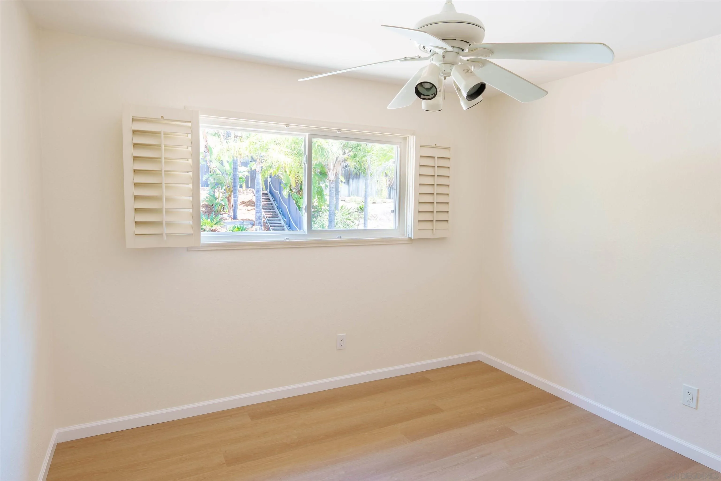 https://cdn.realtyfeed.com/cdn/127/260015109/9bfbbc6b2c7699d2a76be1fae217e42b.webp