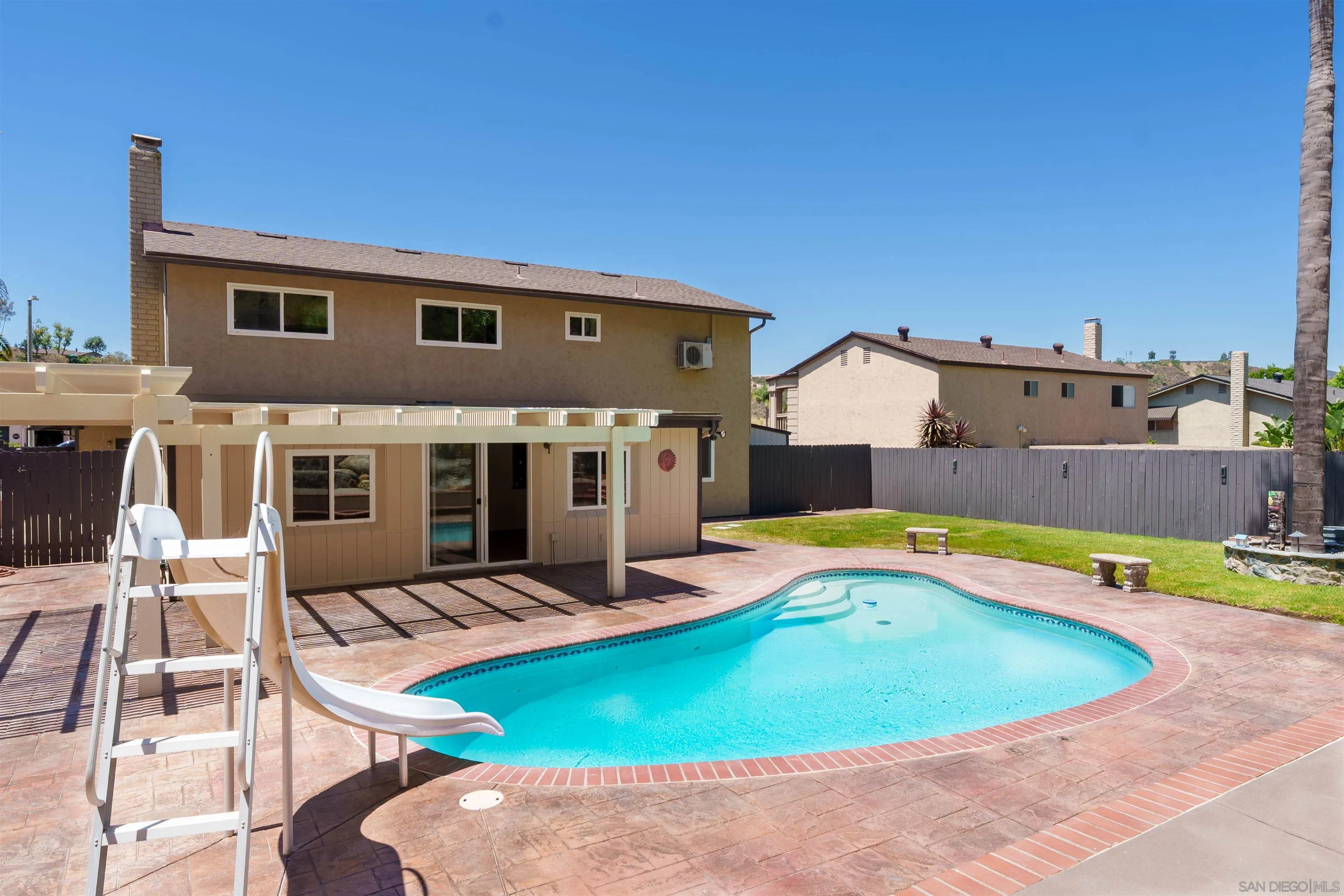 https://cdn.realtyfeed.com/cdn/127/260015109/b9047a0202570bc479f547aa7f106a4f.webp