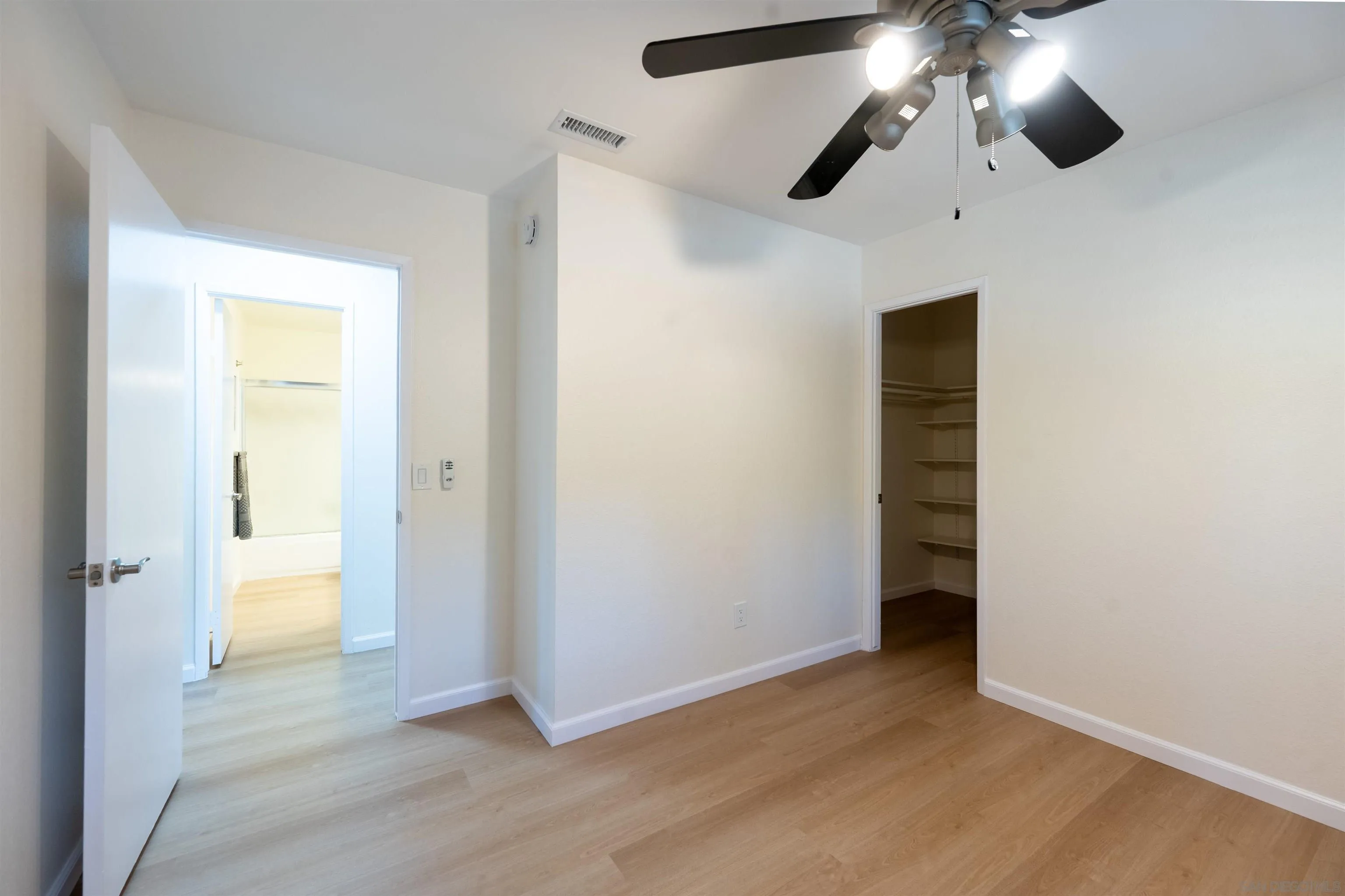 https://cdn.realtyfeed.com/cdn/127/260015109/c069e2f8ef0f9d924664e3ee16491002.webp