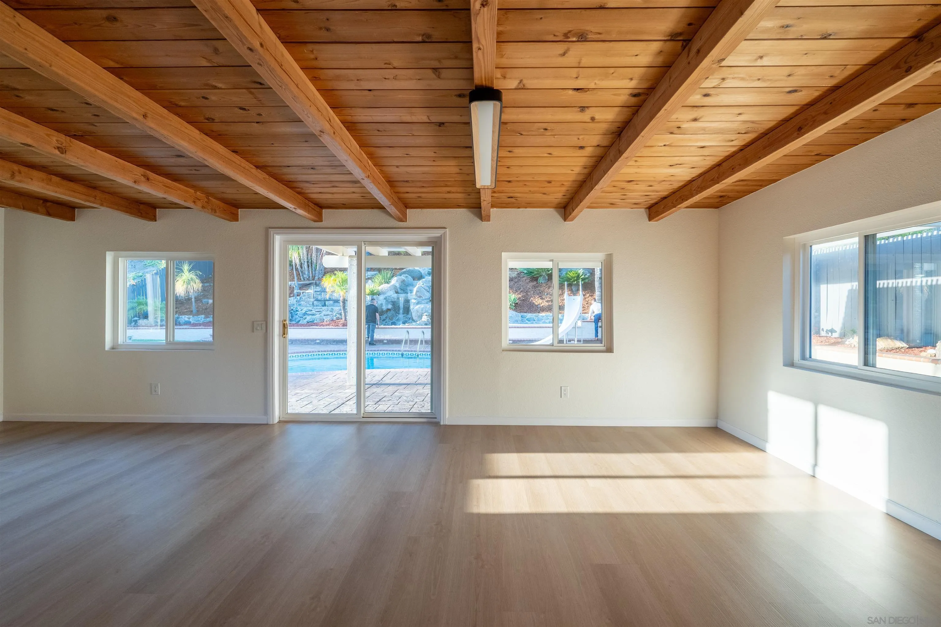 https://cdn.realtyfeed.com/cdn/127/260015109/c10f7dbb91f536201d698734b36ab4b0.webp