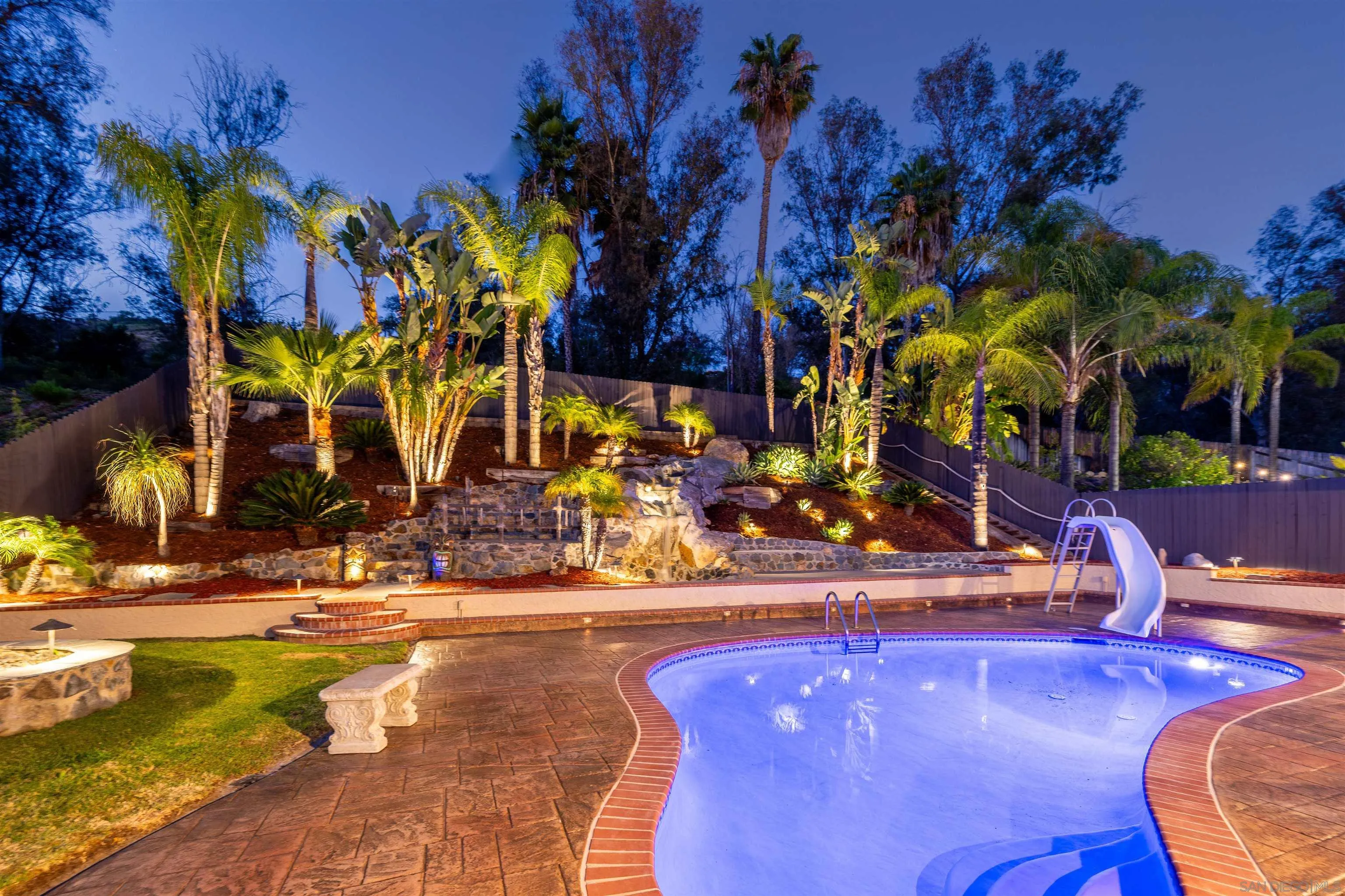 https://cdn.realtyfeed.com/cdn/127/260015109/c5fd013b6417c8b790102562da851d70.webp