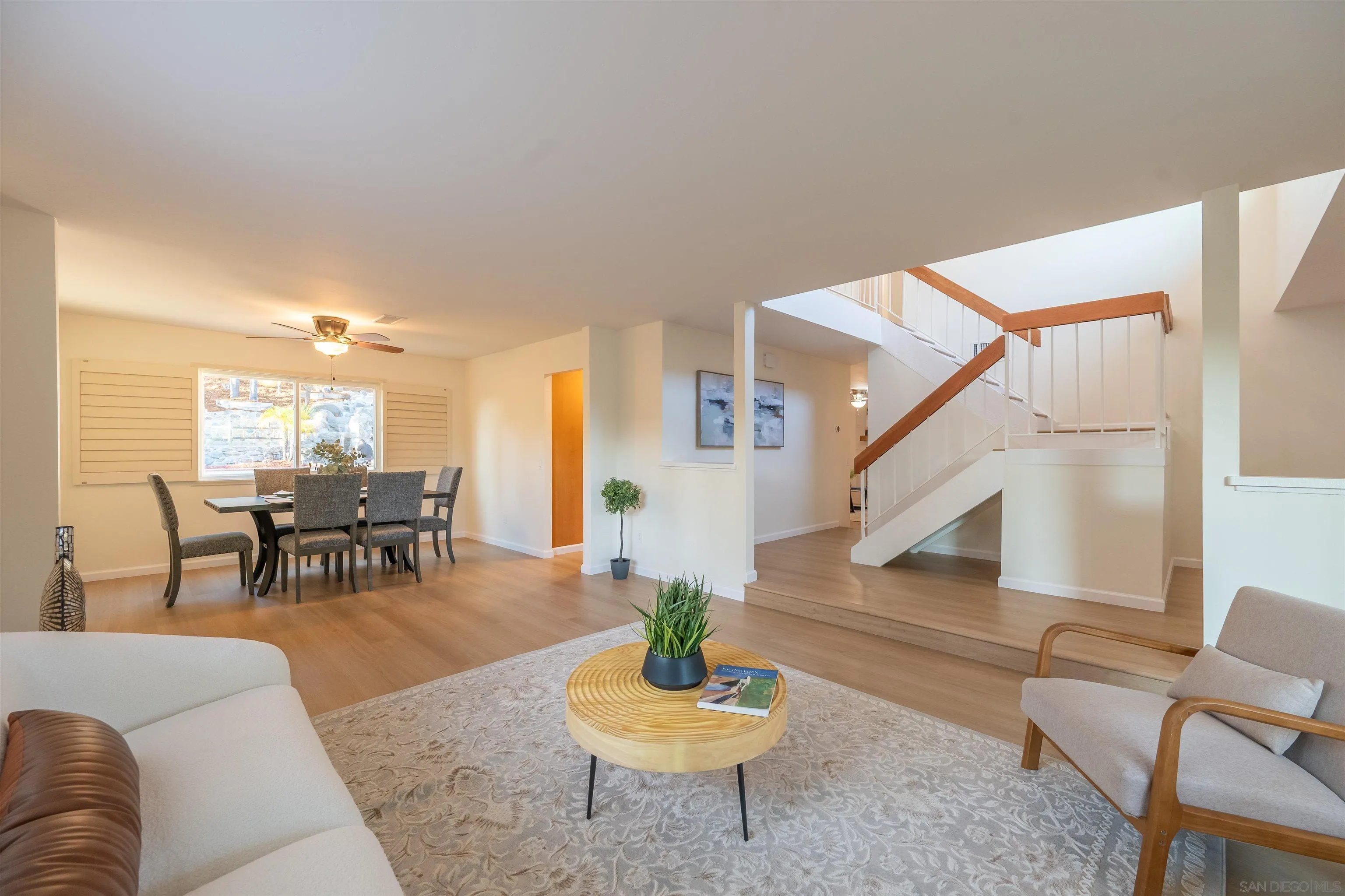 https://cdn.realtyfeed.com/cdn/127/260015109/c7c9163cd08367141210accc99cf6924.webp