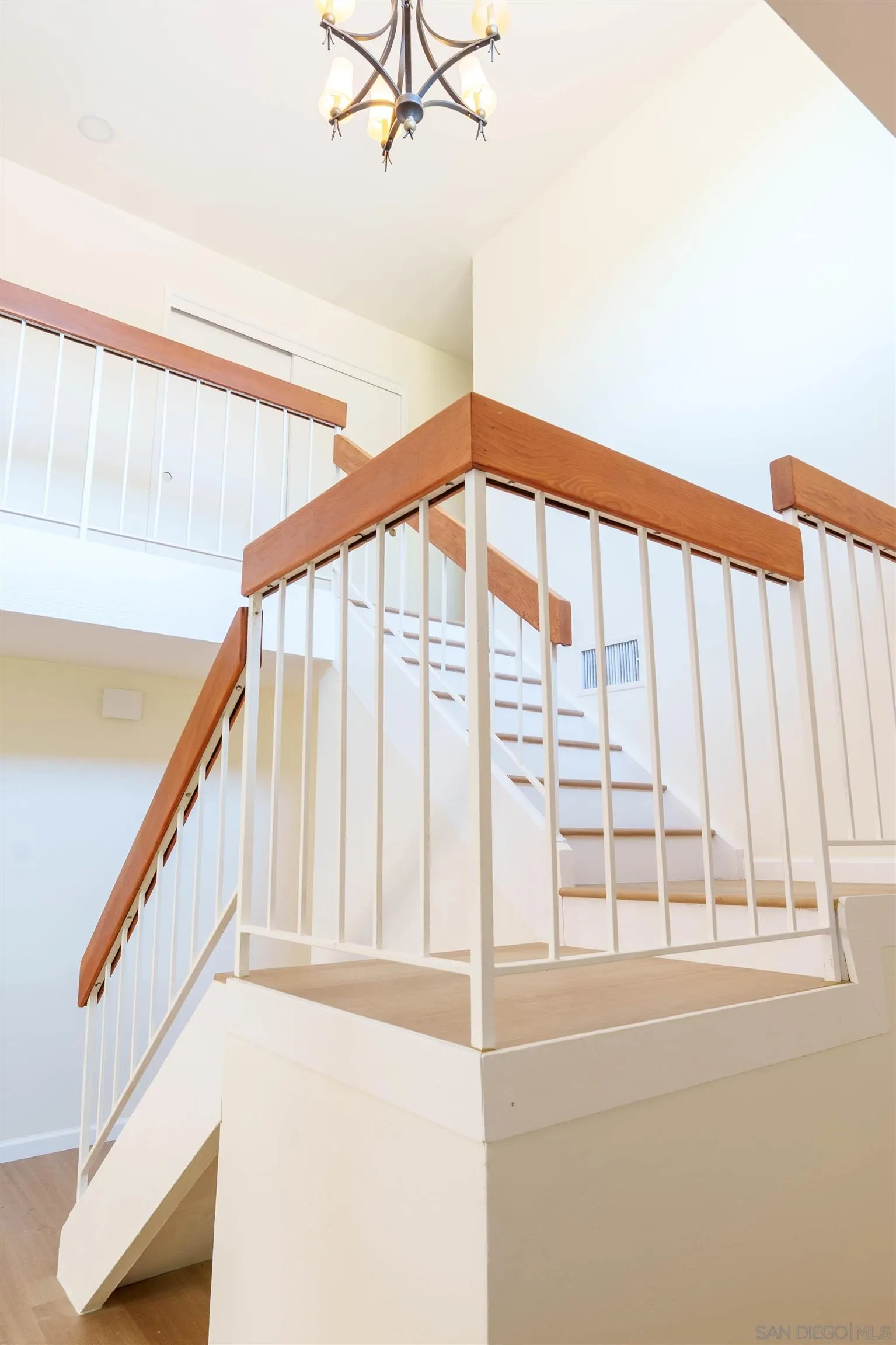 https://cdn.realtyfeed.com/cdn/127/260015109/d1ae2b75c83637b1496836cad9a4df2c.webp
