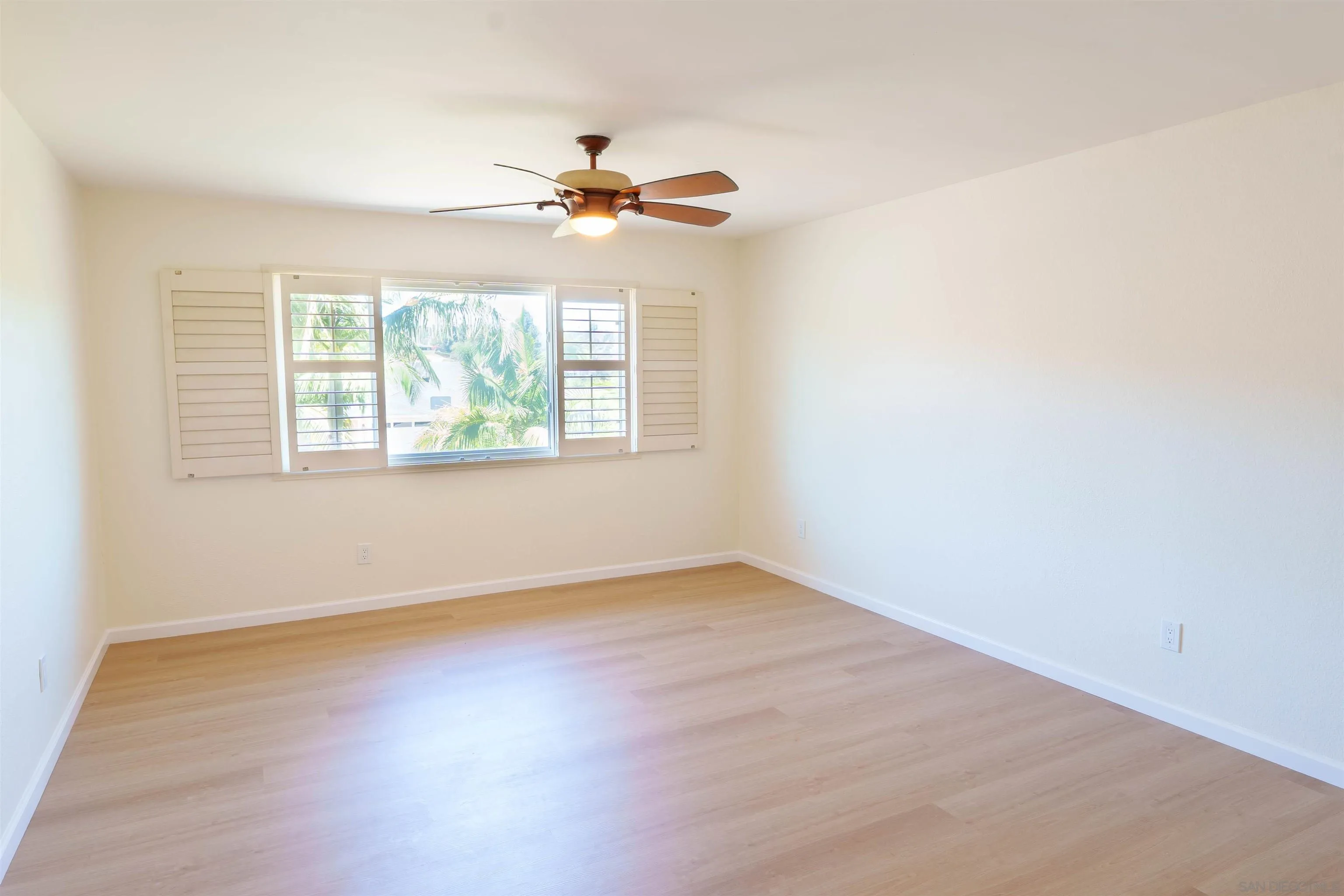 https://cdn.realtyfeed.com/cdn/127/260015109/d22623df89498b1eda7e11de44eda6cd.webp