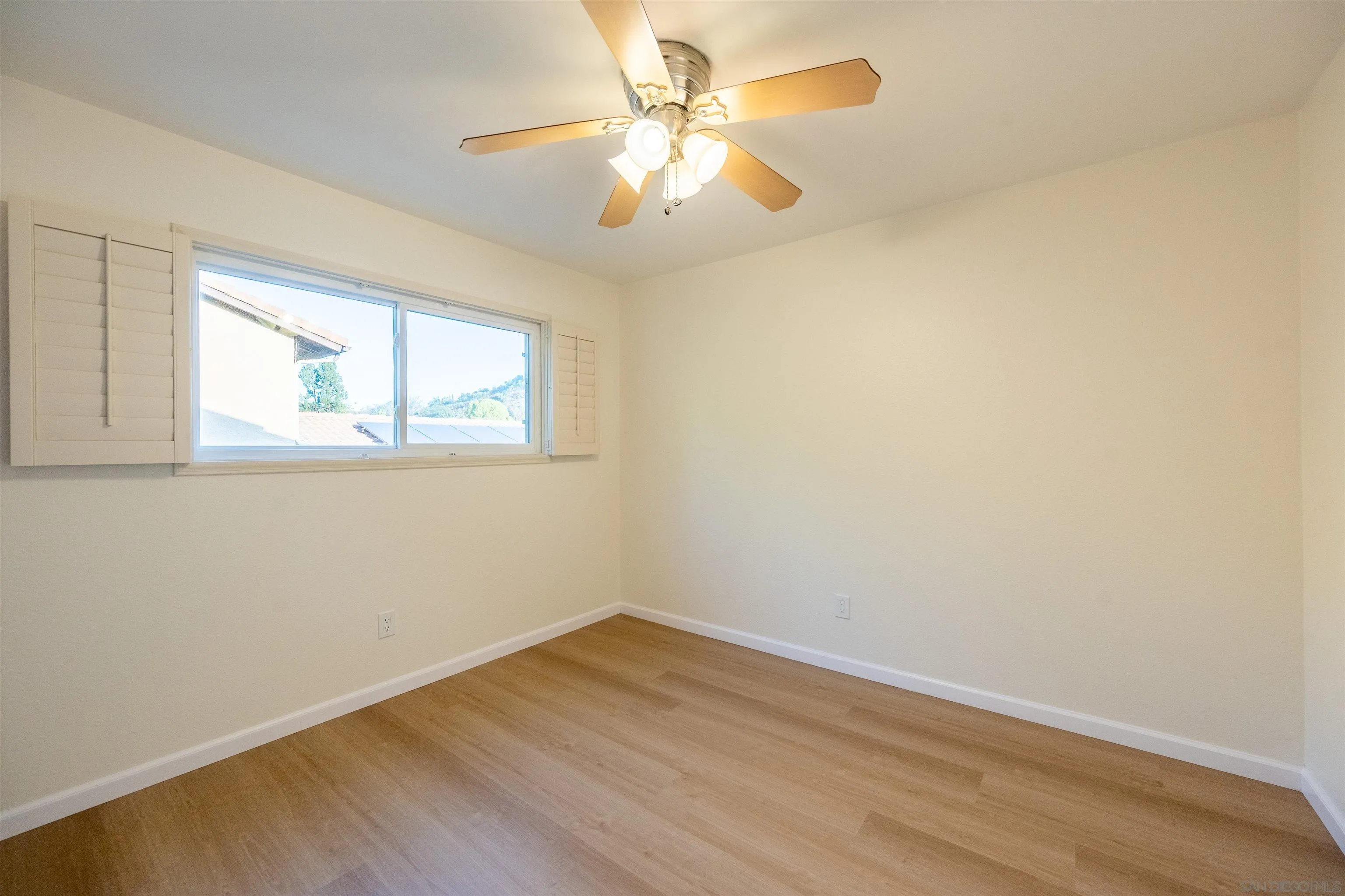 https://cdn.realtyfeed.com/cdn/127/260015109/f1c8be69bb13004f014dd237bcfaa8f8.webp