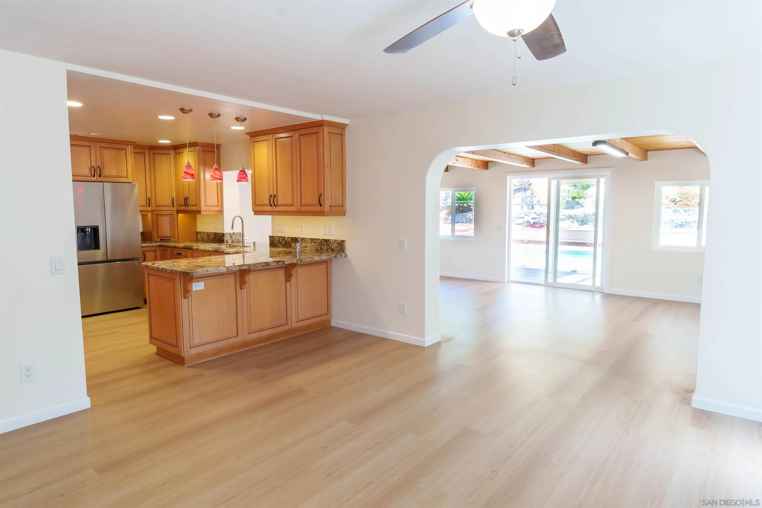 https://cdn.realtyfeed.com/cdn/127/260015109/f57df6d8c95610d75ba24fb01ab1355f.webp