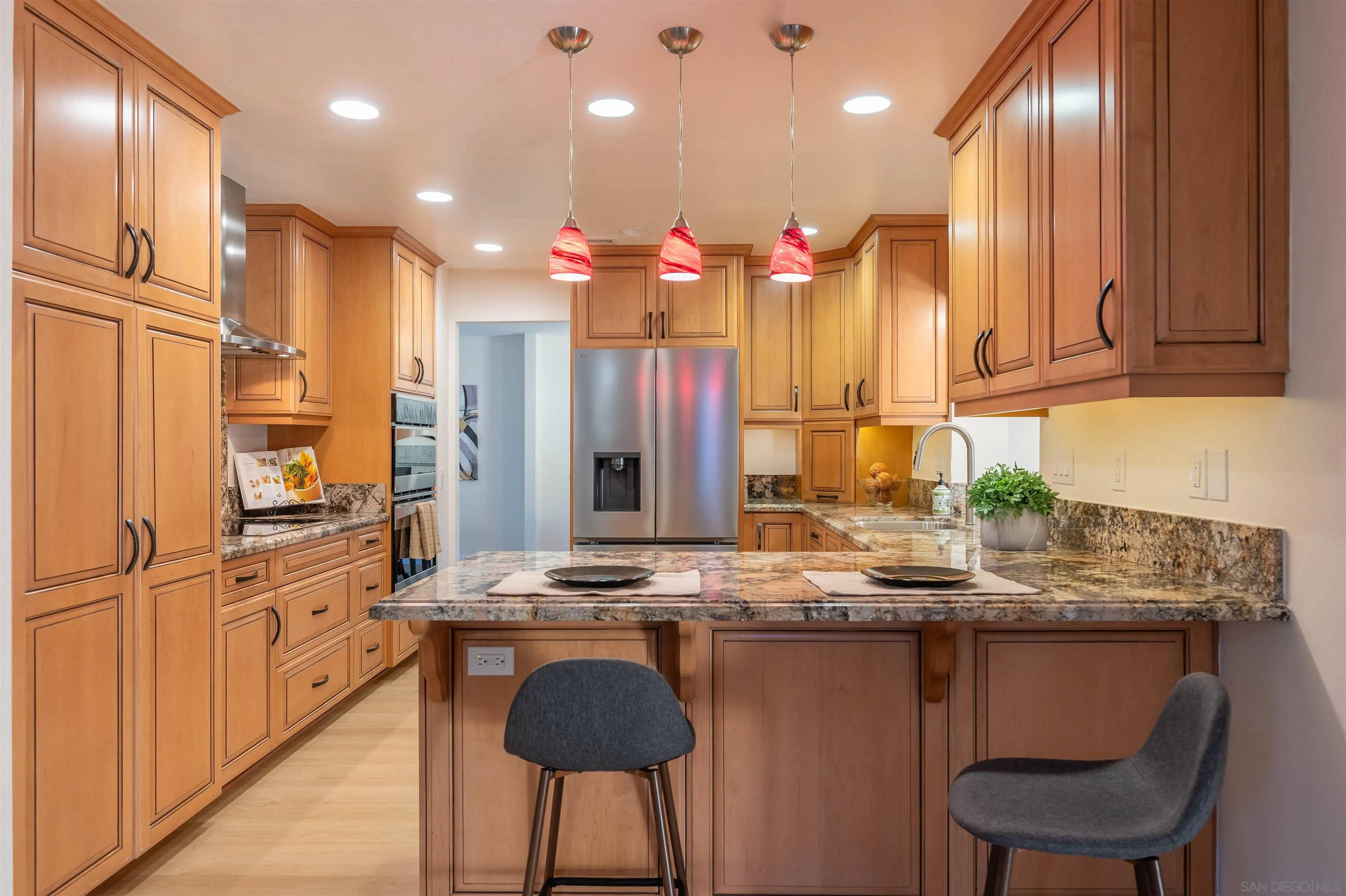 https://cdn.realtyfeed.com/cdn/127/260015109/fe354ff2c6ad465690e012daa6348b0f.webp
