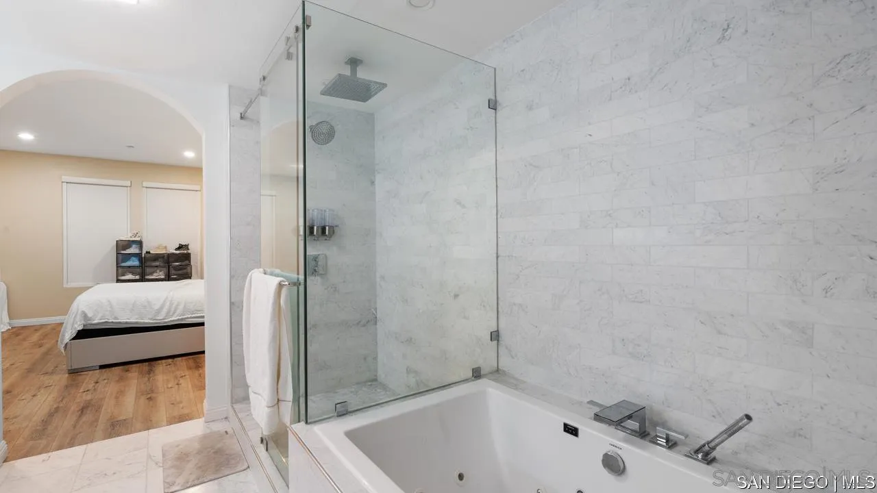 Photo #16: 260015112 Listing: Photo #16