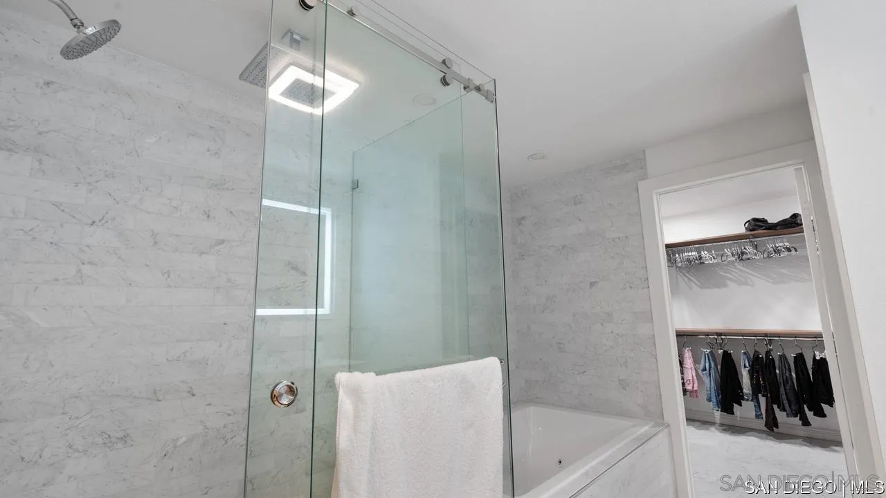 Photo #17: 260015112 Listing: Photo #17