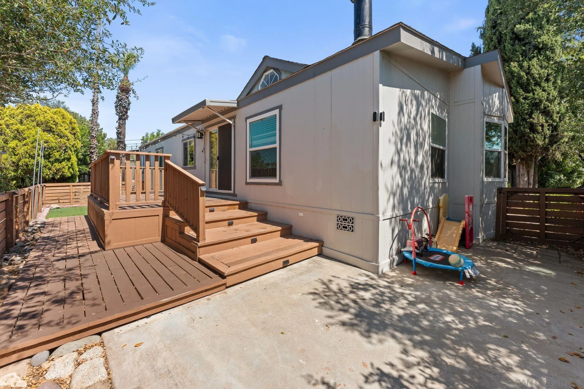 https://cdn.realtyfeed.com/cdn/127/260015113/09870507d43b18e818bc7cd19ba19123.webp