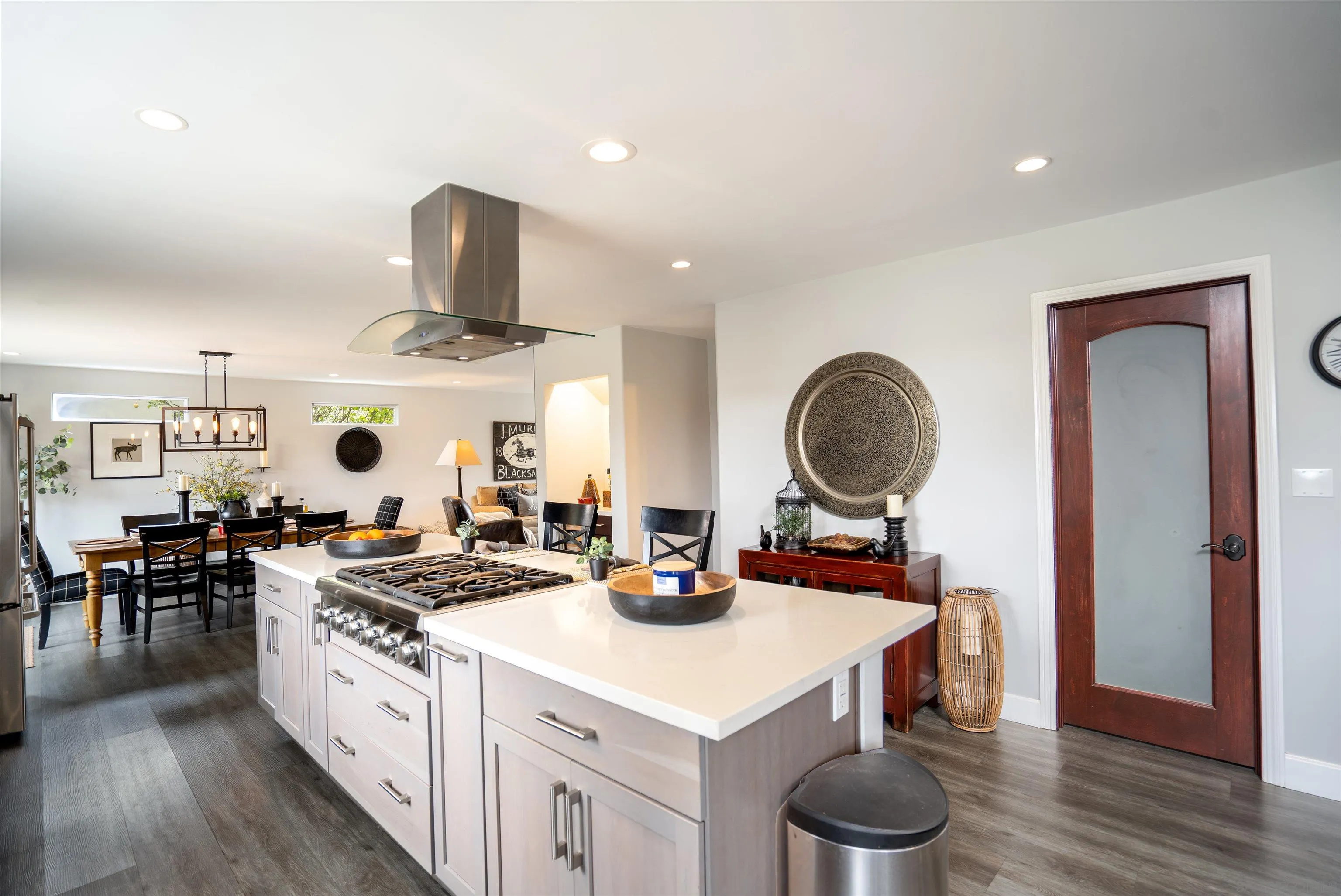 https://cdn.realtyfeed.com/cdn/127/260015114/3596289aa9d8ed84f672d537ca8412fb.webp