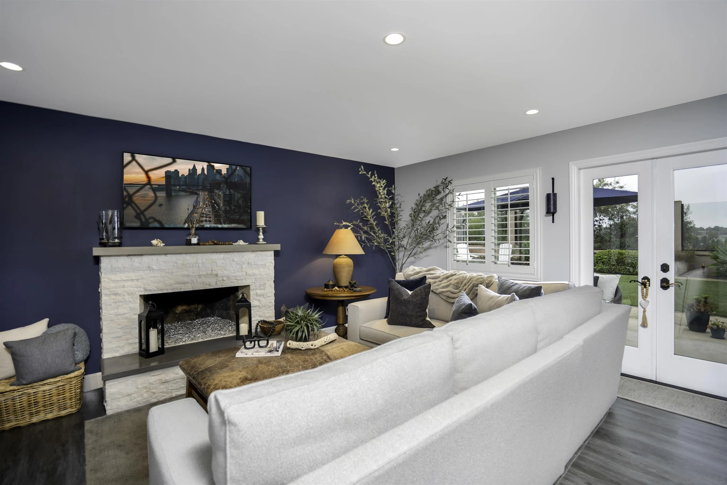 https://cdn.realtyfeed.com/cdn/127/260015114/eb20241d85736251ed411c857cd0e72a.webp
