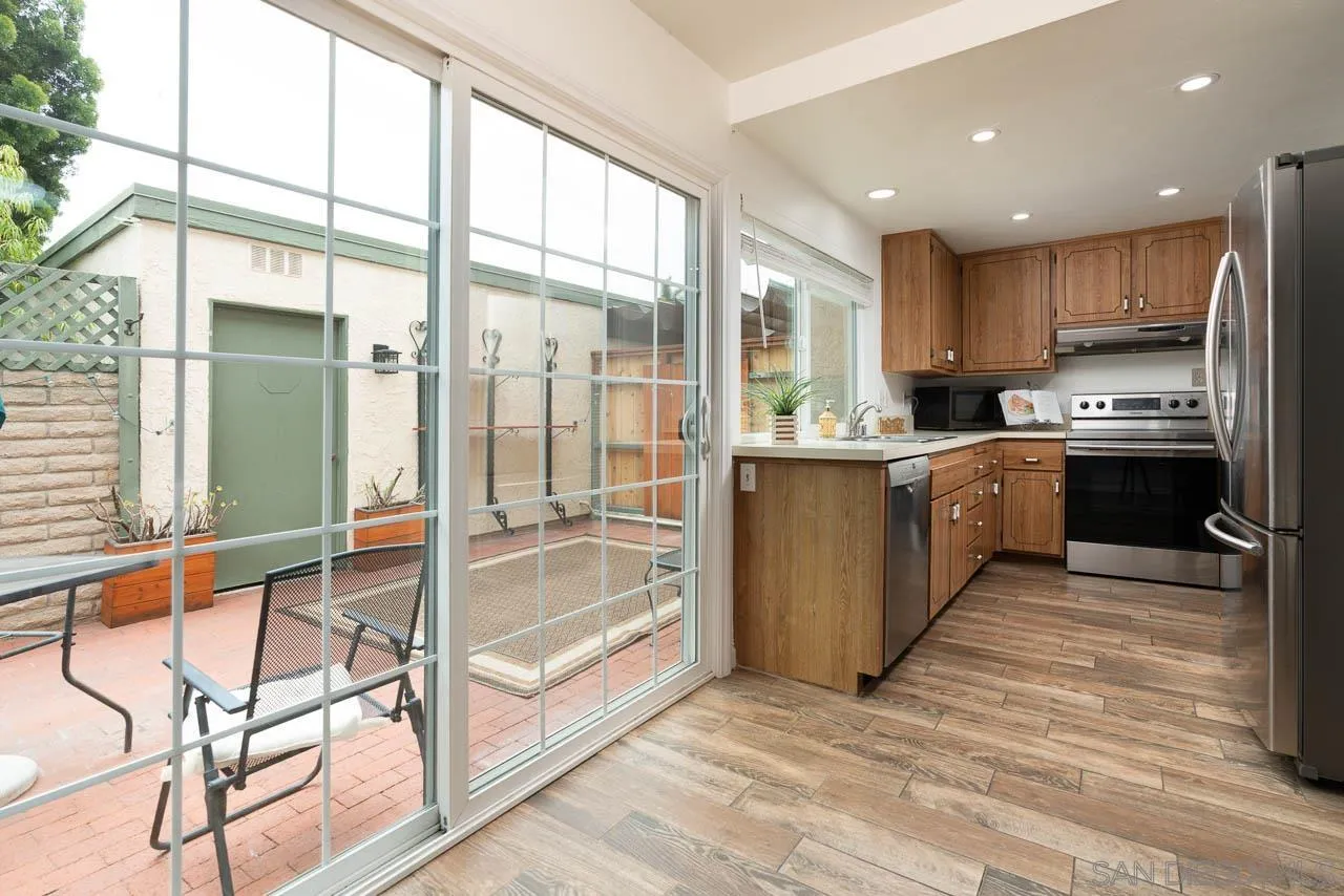 https://cdn.realtyfeed.com/cdn/127/260015118/2419799ff22ac4d0beb2a064c43e4ed0.webp