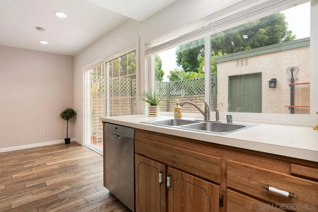 https://cdn.realtyfeed.com/cdn/127/260015118/3e1c1fe8f5246baf287beadd0993f220.webp