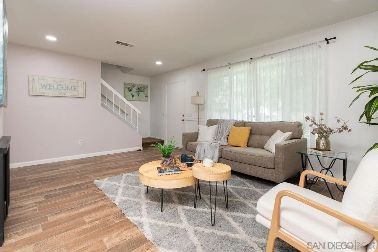 https://cdn.realtyfeed.com/cdn/127/260015118/c04a7c29b7ebd00378fdac40ba10cc49.webp