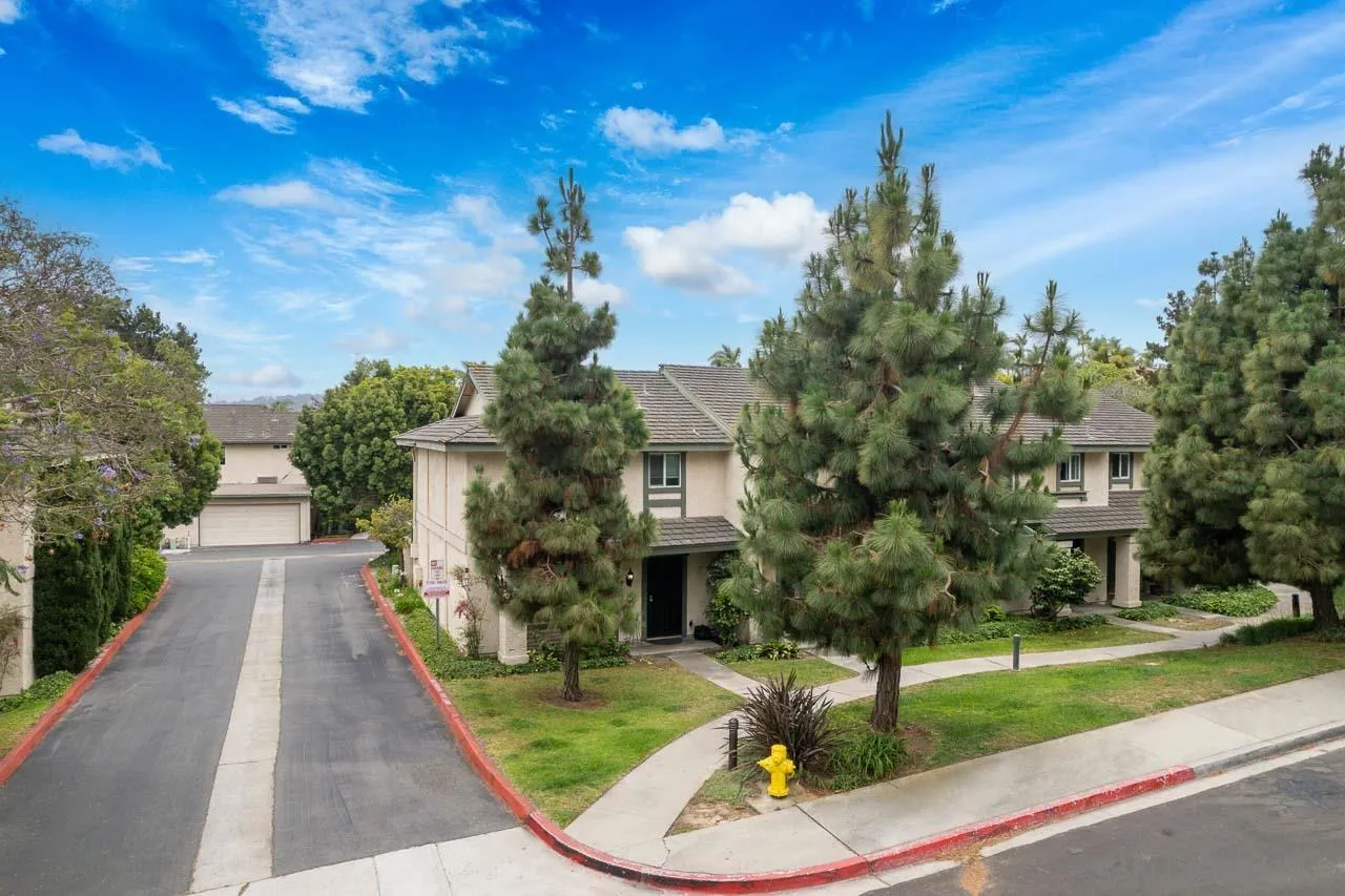https://cdn.realtyfeed.com/cdn/127/260015118/cbacb2fce349153263125ca294cecf5e.webp