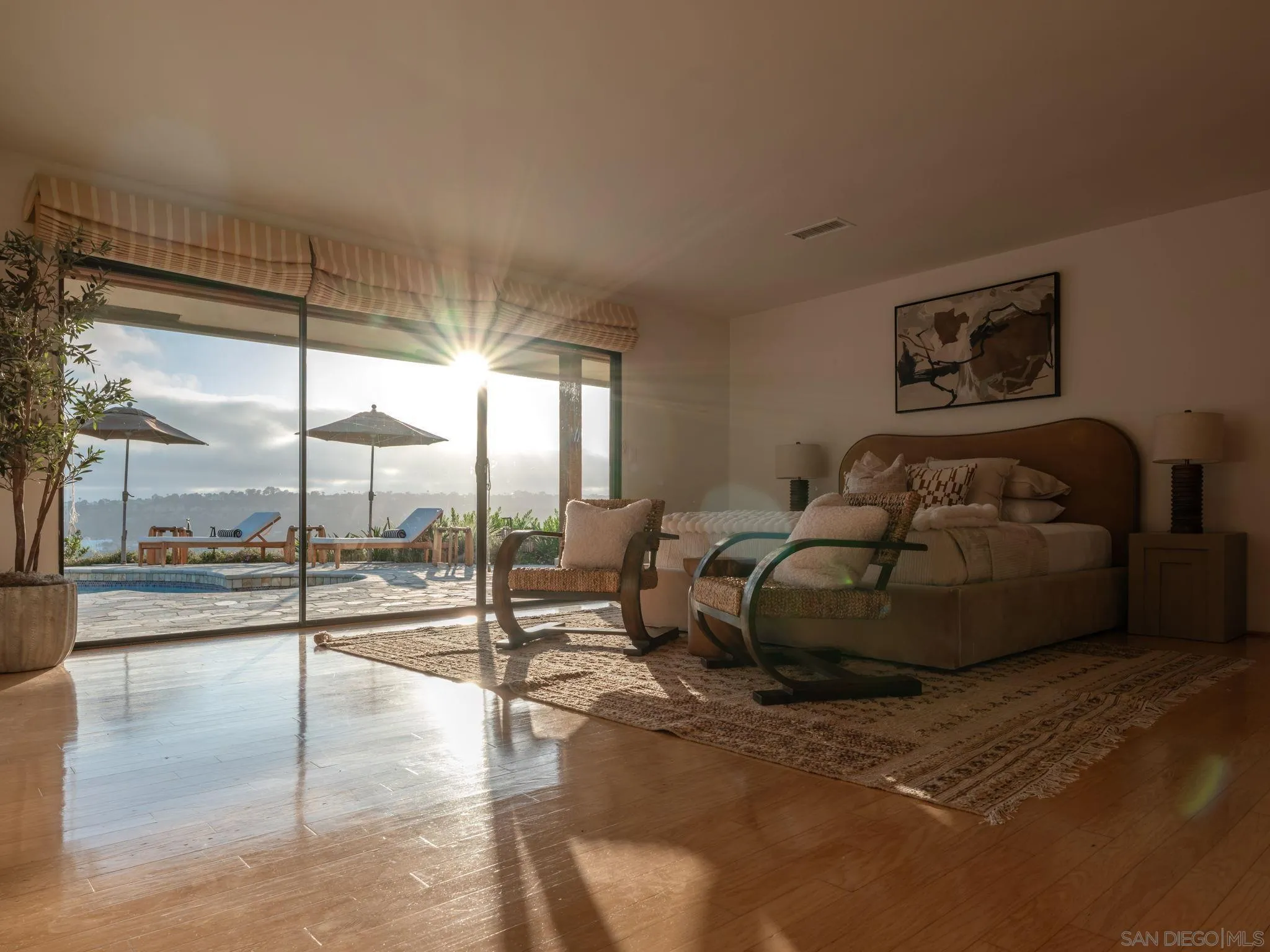 https://cdn.realtyfeed.com/cdn/127/260015120/52faa4eca6a2bf627f8694cf74c799d9.webp