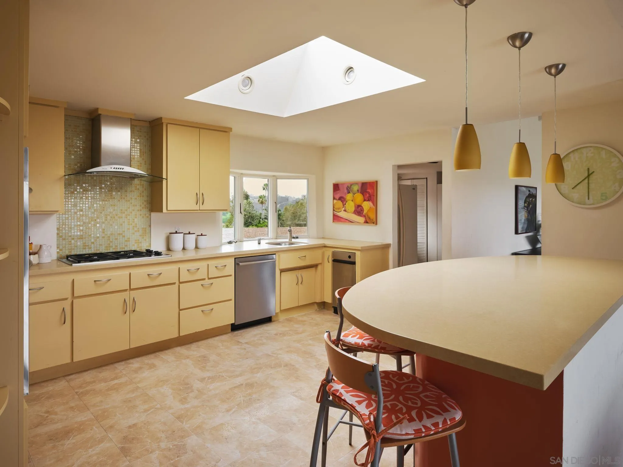 https://cdn.realtyfeed.com/cdn/127/260015120/b4e7d316b33693d1e4a6cbbe61300925.webp