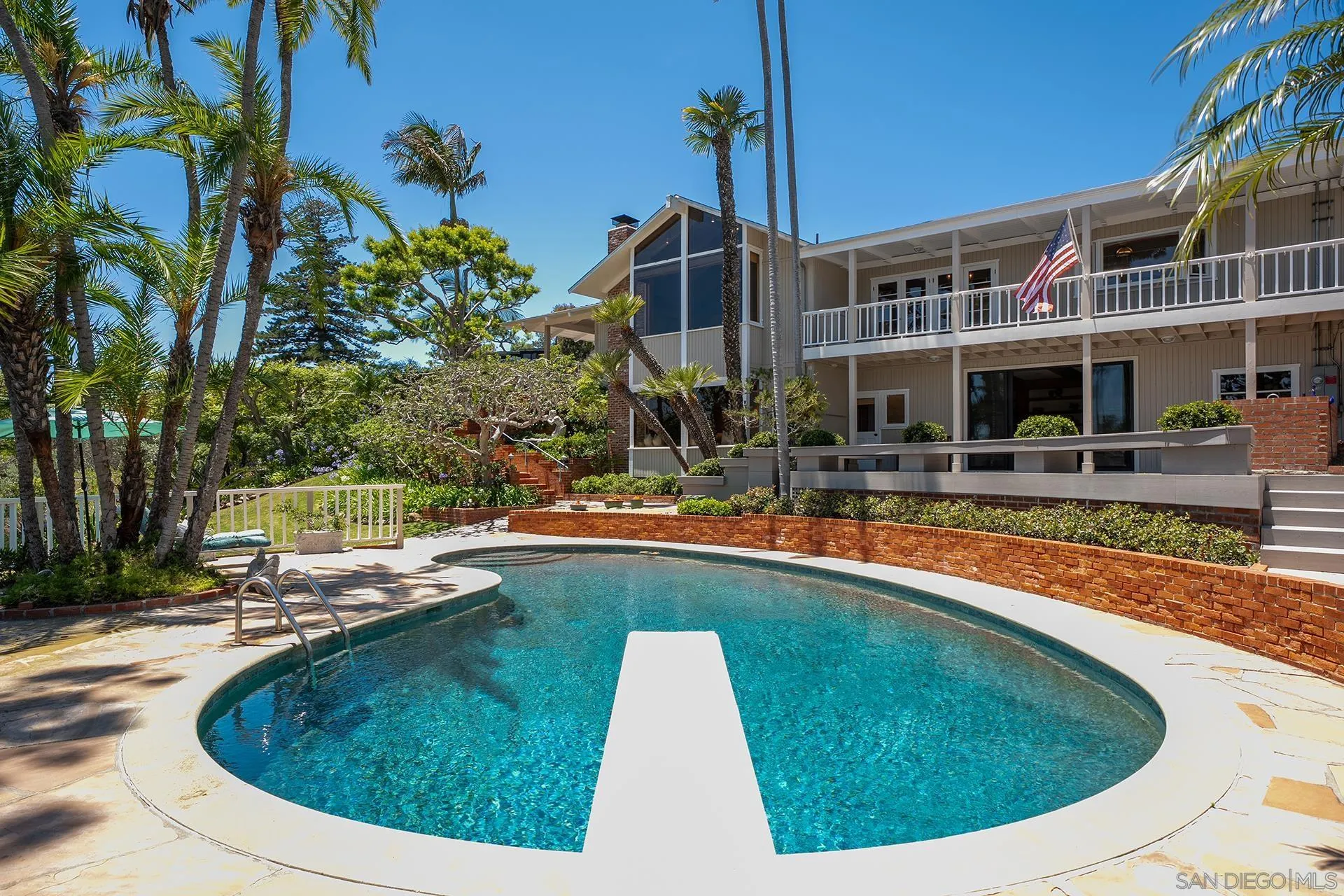 https://cdn.realtyfeed.com/cdn/127/260015121/0404f74810411484aaf10d2185758e37.webp