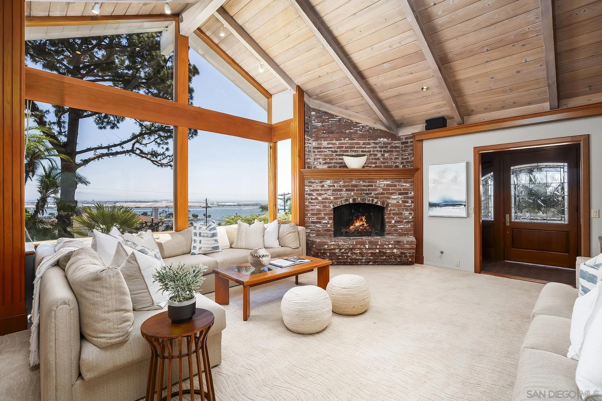 https://cdn.realtyfeed.com/cdn/127/260015121/1878802abfb0a7557d79d04a11d9dfb0.webp