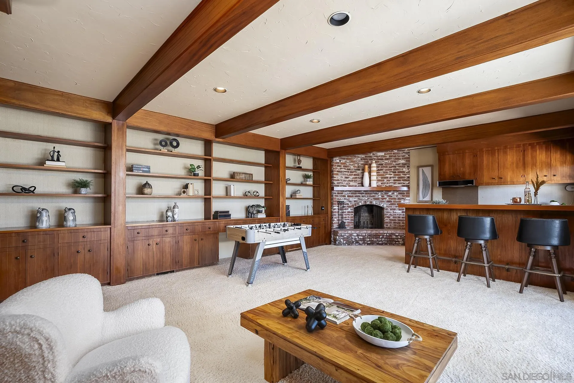 https://cdn.realtyfeed.com/cdn/127/260015121/1d692bdccaae394c10a6d8f9535f34b0.webp