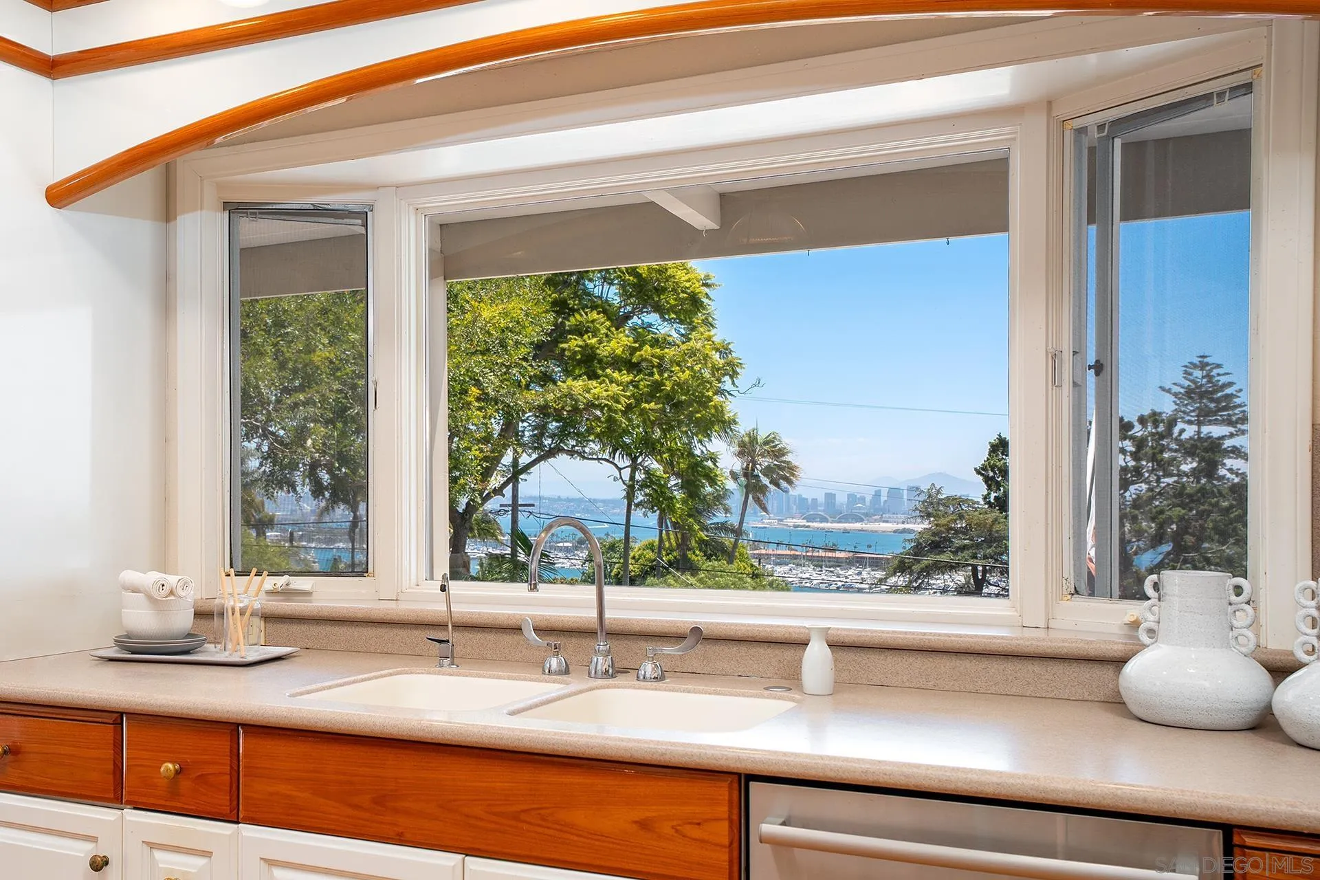 https://cdn.realtyfeed.com/cdn/127/260015121/2945222537dd5ad33decc3a3245af02c.webp