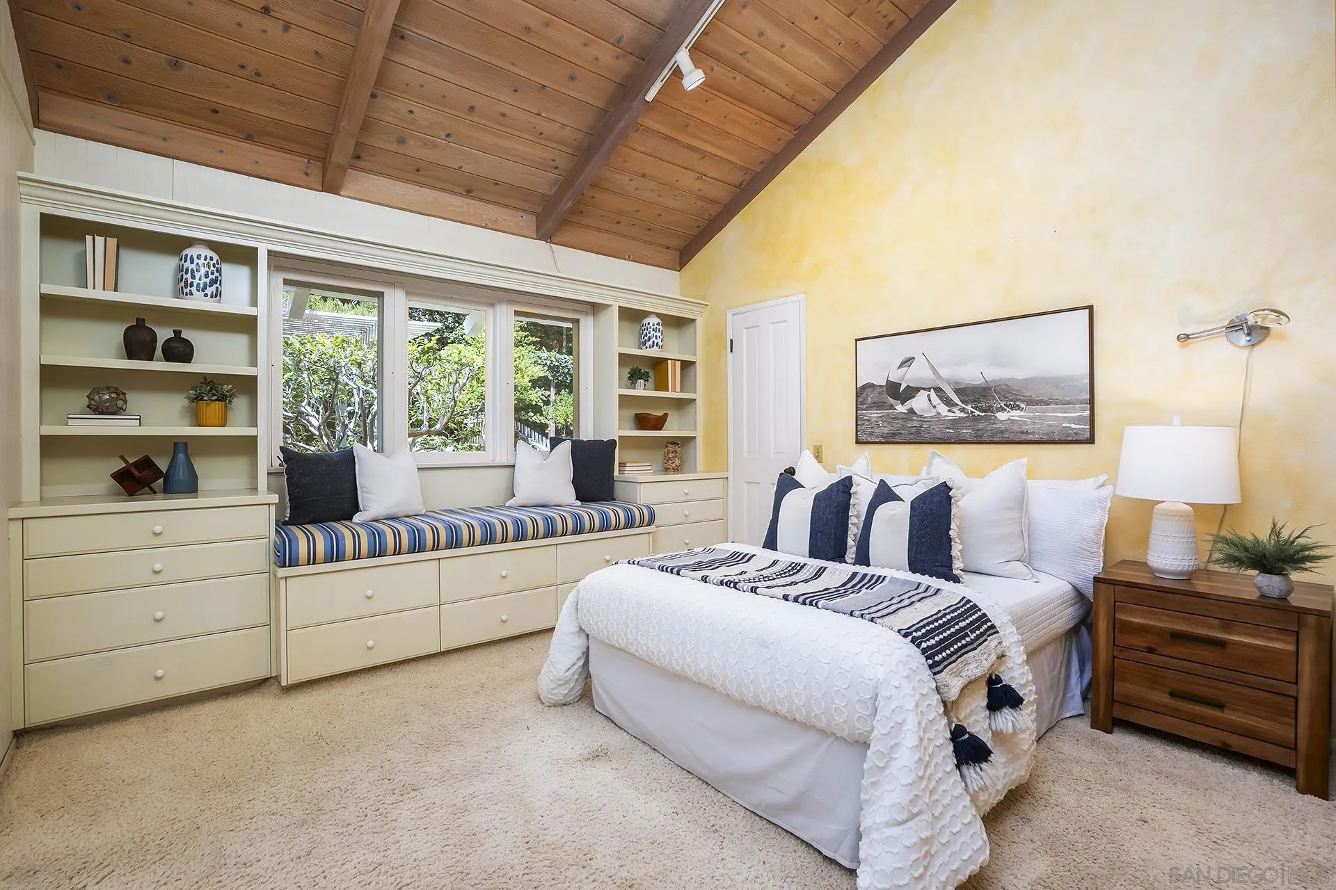 https://cdn.realtyfeed.com/cdn/127/260015121/2e6578f89afcdcf4e6df4d61399b3e17.webp