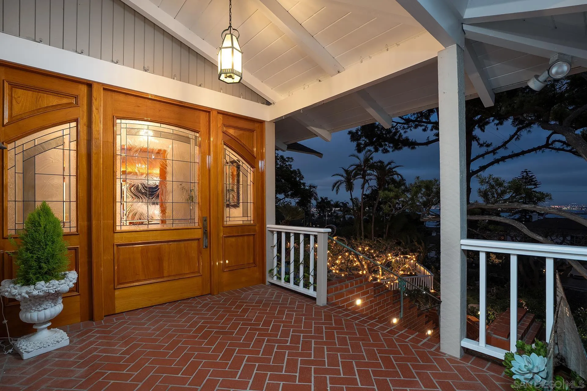 https://cdn.realtyfeed.com/cdn/127/260015121/48ea54596dc22f17e9045dbabc4ad1c8.webp