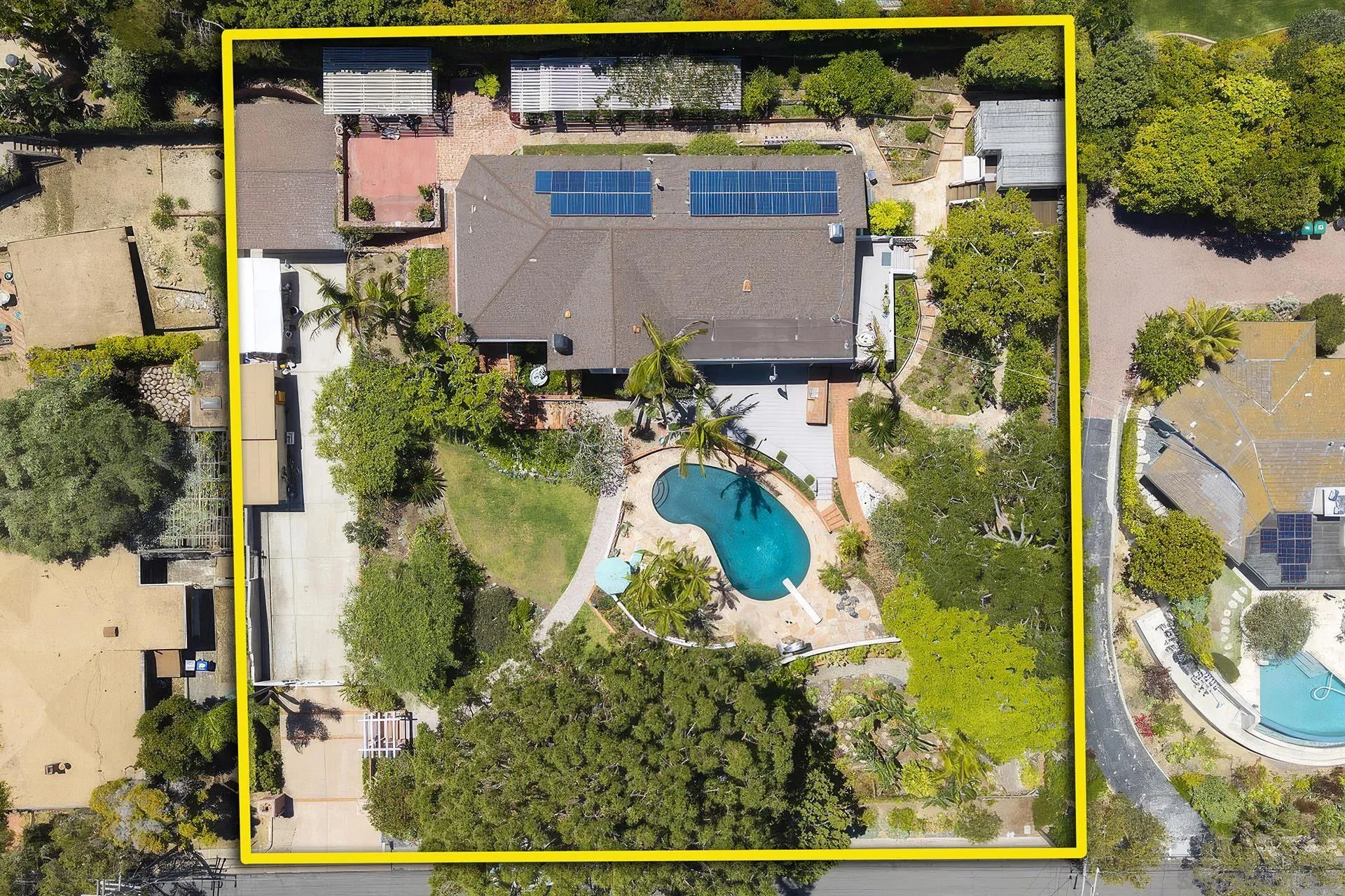 https://cdn.realtyfeed.com/cdn/127/260015121/941abb0a37956b785d0fbab63f168fd4.webp