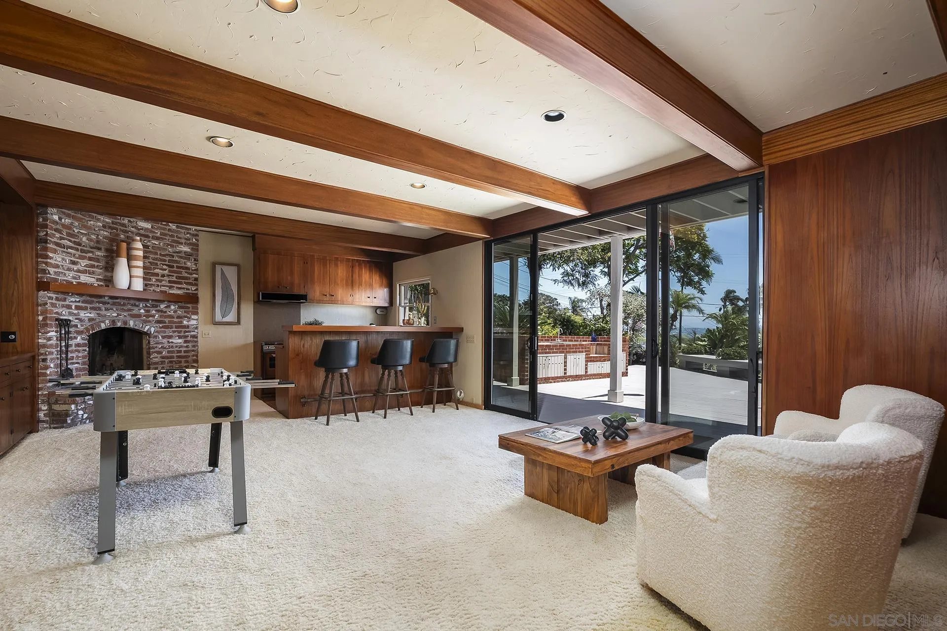 https://cdn.realtyfeed.com/cdn/127/260015121/a2ca804171d520bfc05d50d41ff35a37.webp