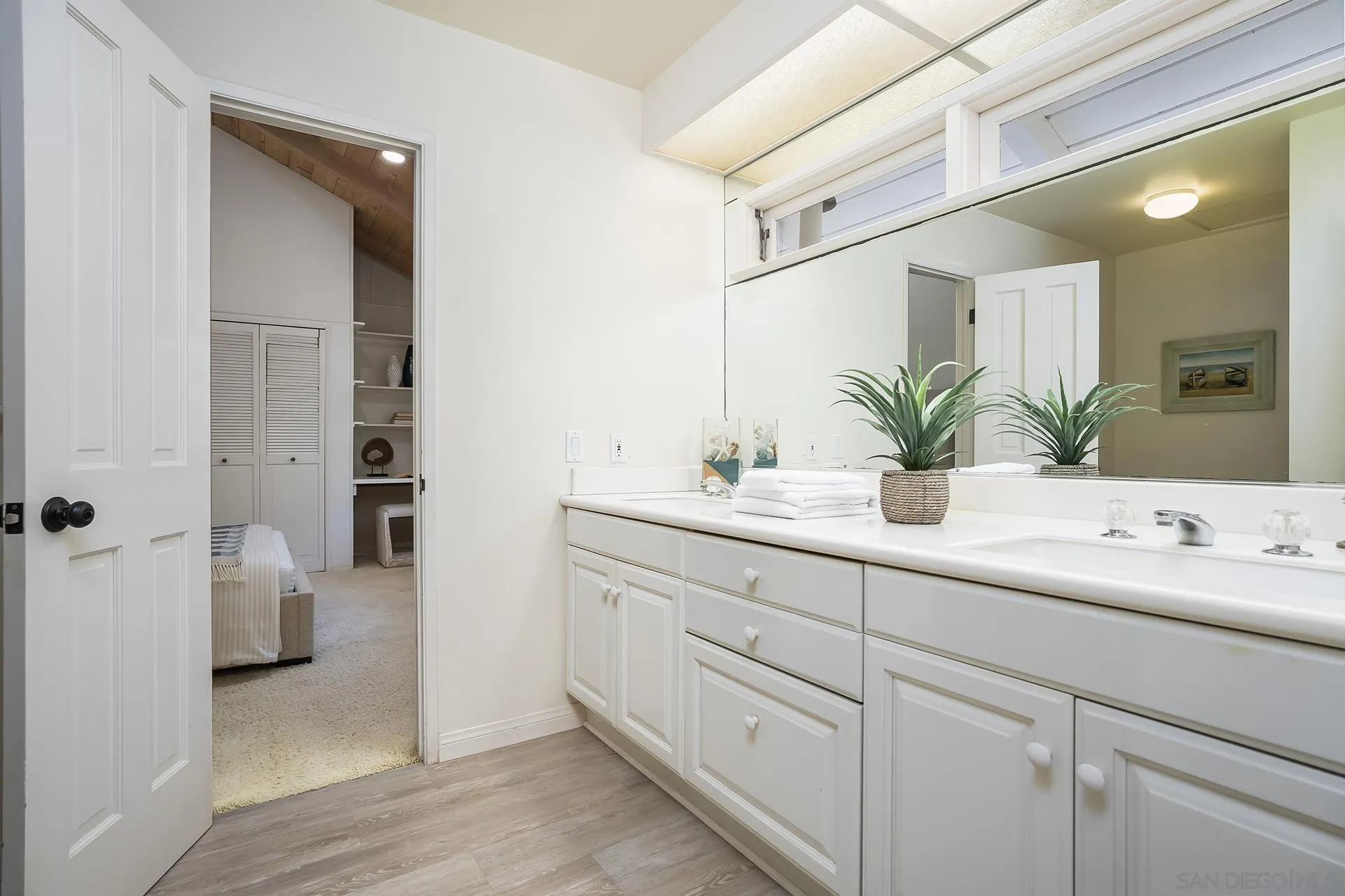 https://cdn.realtyfeed.com/cdn/127/260015121/aac0fde89cead96338e257ba32de3804.webp