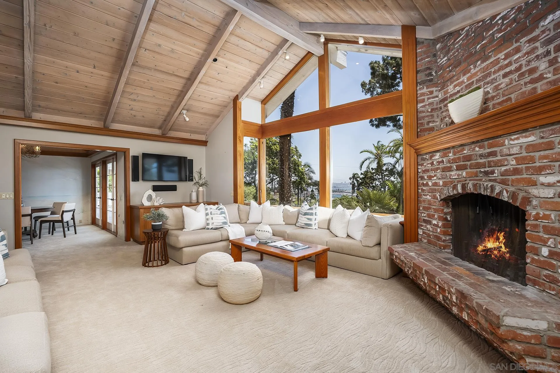https://cdn.realtyfeed.com/cdn/127/260015121/d5ba455767f0a5a4d0f812ba7862be6d.webp