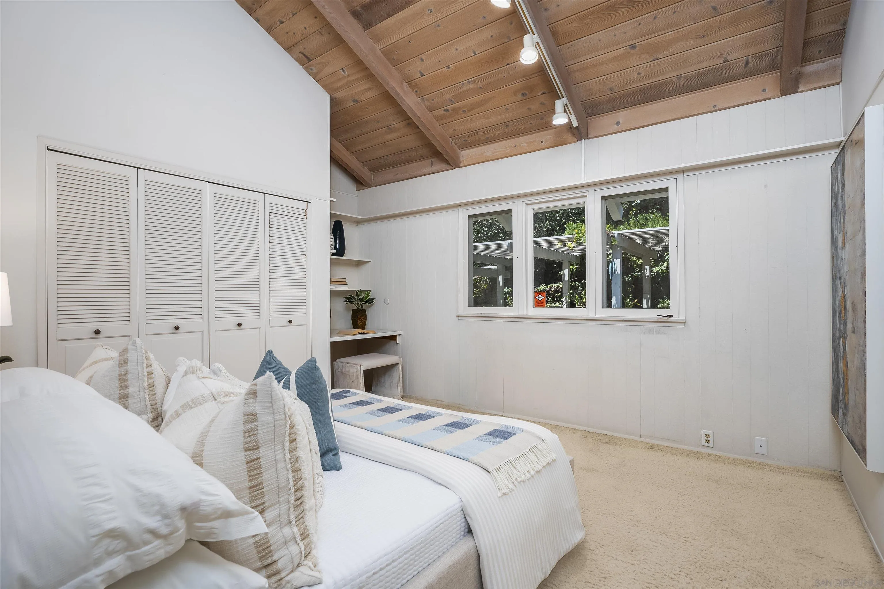 https://cdn.realtyfeed.com/cdn/127/260015121/d620b5fd8af1b2f946672add4c76c2b3.webp