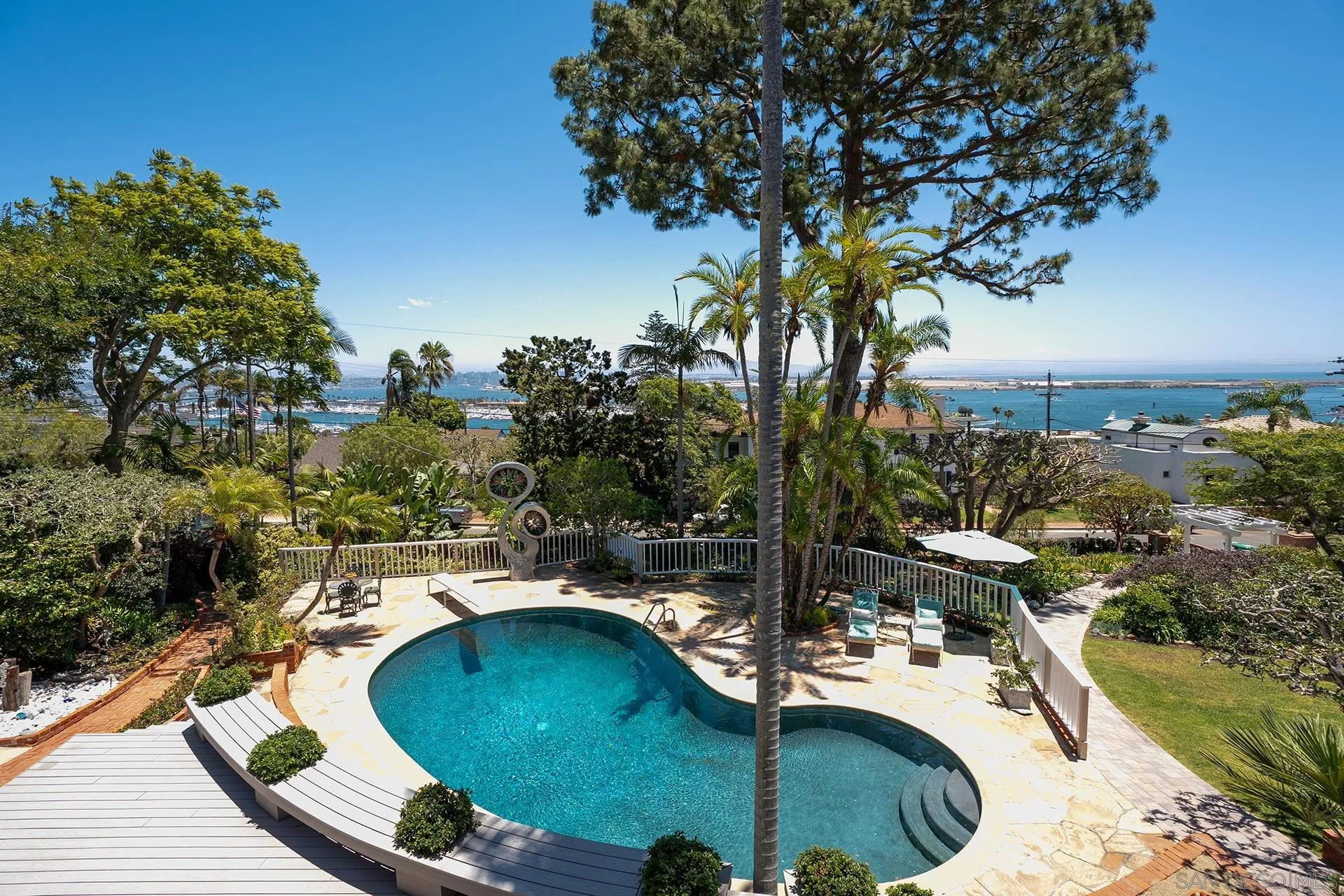 https://cdn.realtyfeed.com/cdn/127/260015121/de307450780c283cc97d3f4b9fcba7cc.webp