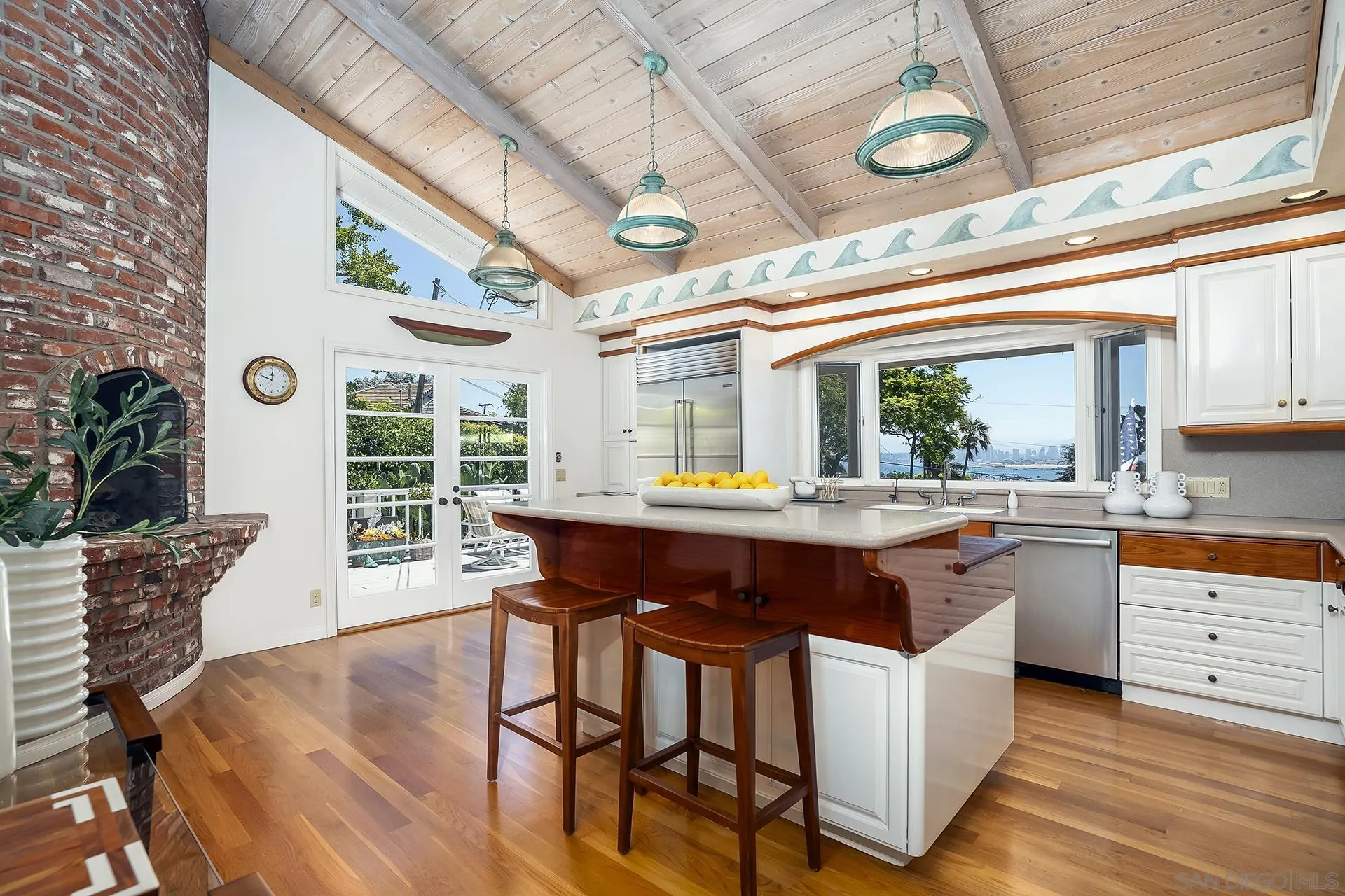 https://cdn.realtyfeed.com/cdn/127/260015121/e535ae28fbab4af3029f0daebeeb9c3d.webp